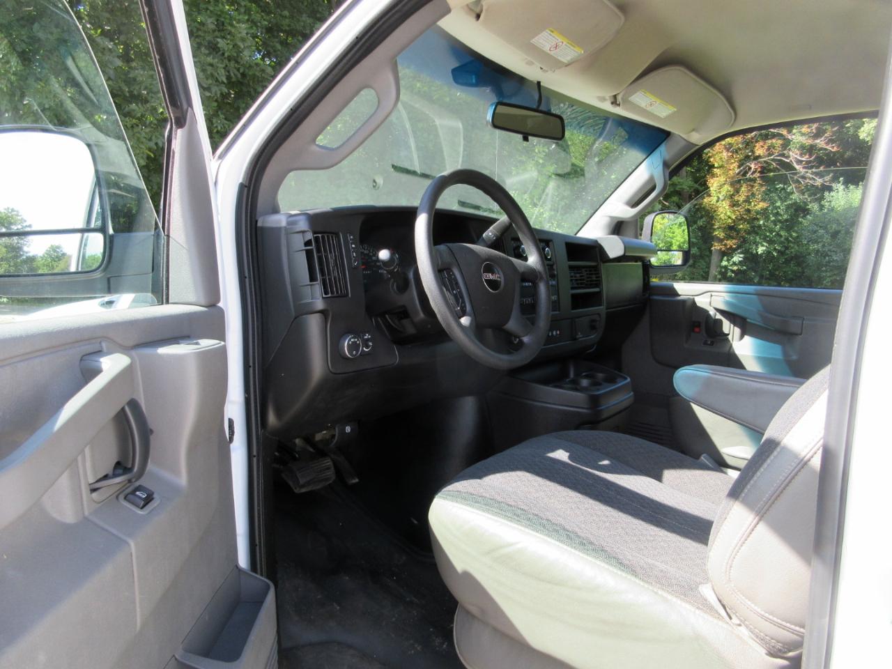 GMC Savana Cargo Van RWD 2500 135" 2020