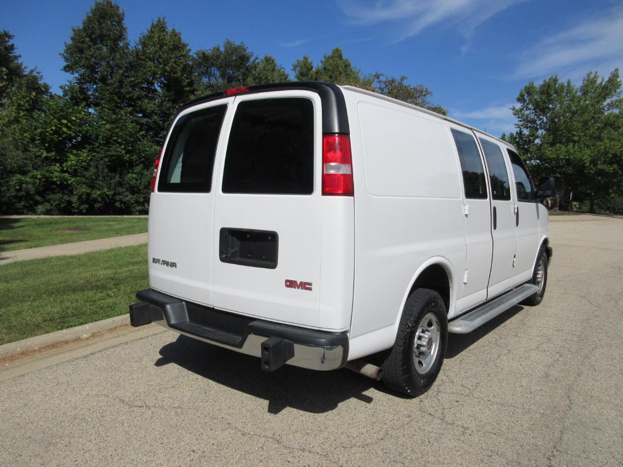 GMC Savana Cargo Van RWD 2500 135" 2020