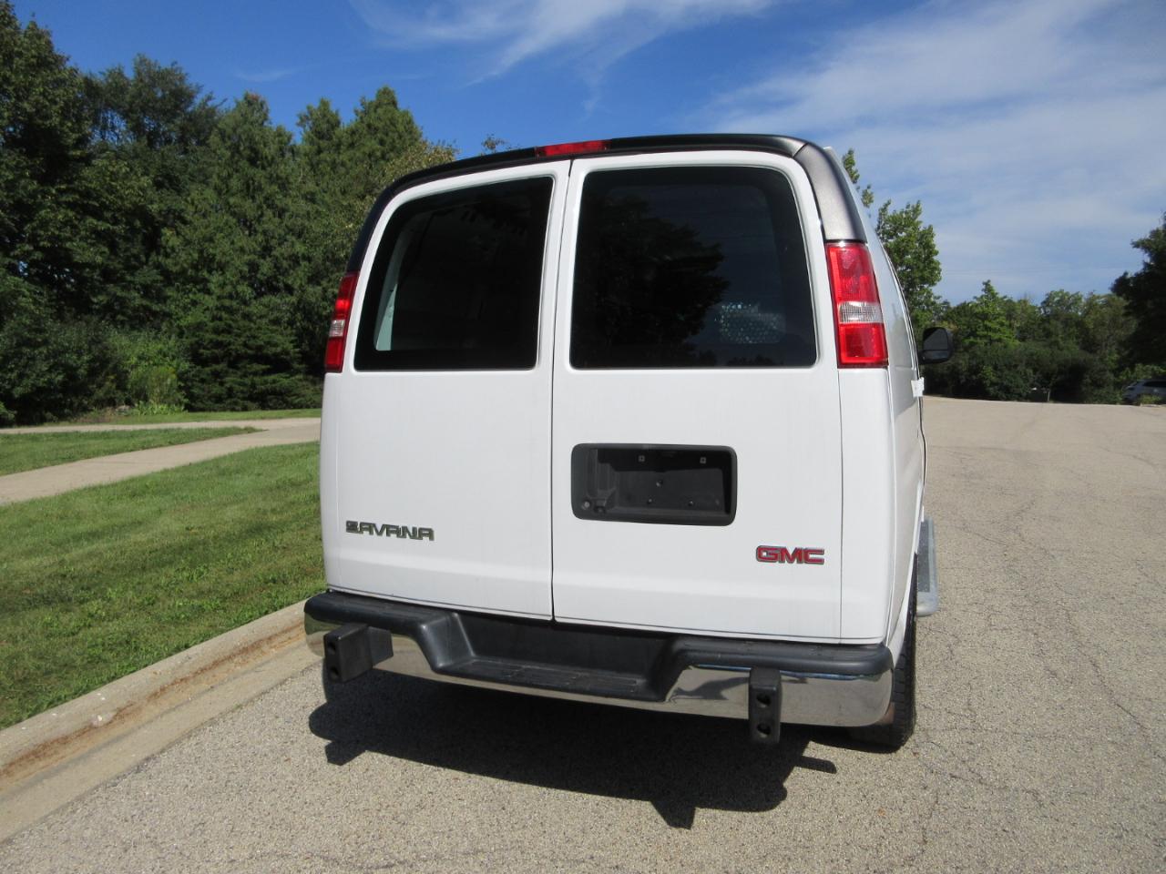 GMC Savana Cargo Van RWD 2500 135" 2020