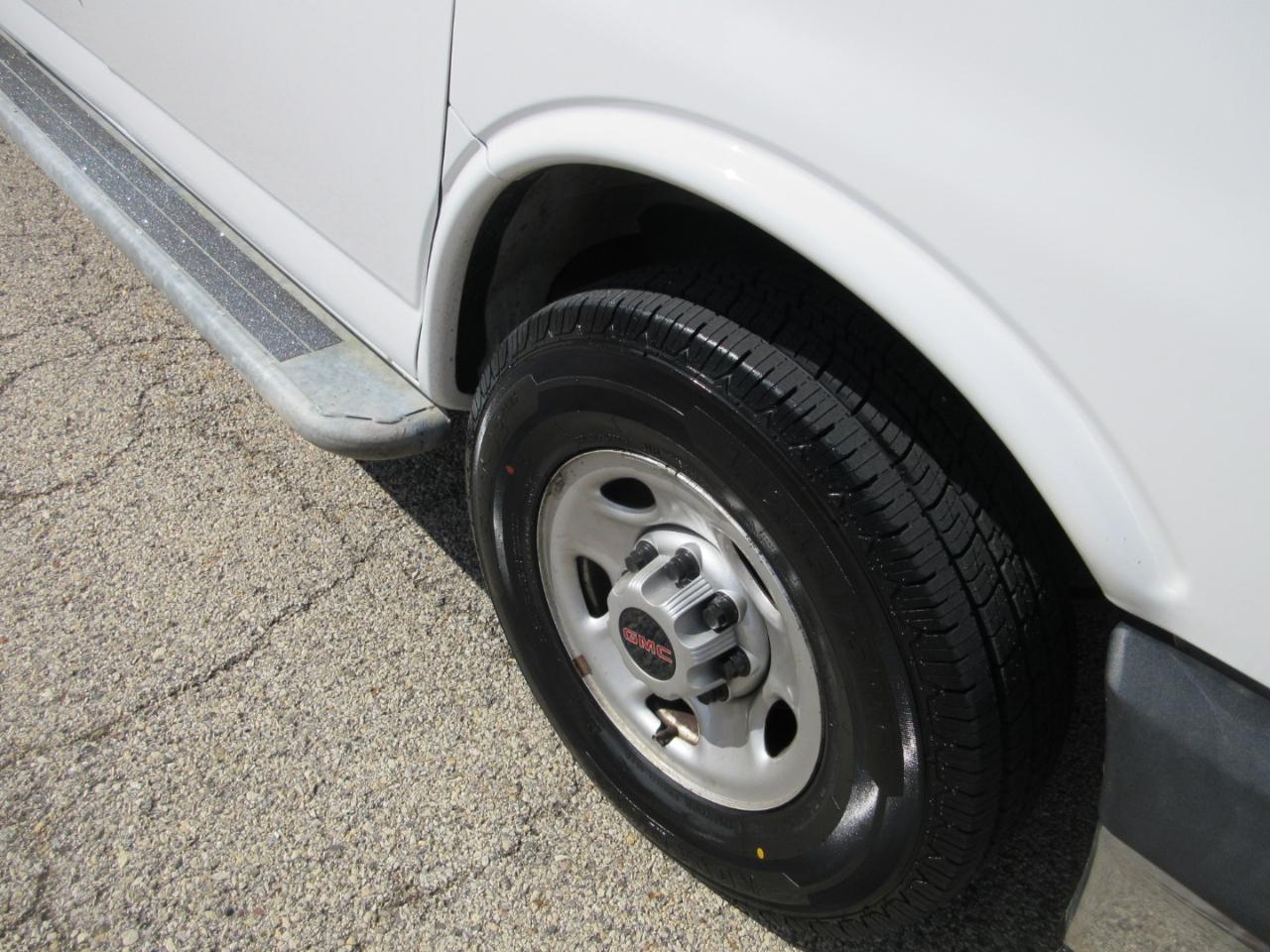 GMC Savana Cargo Van RWD 2500 135" 2020