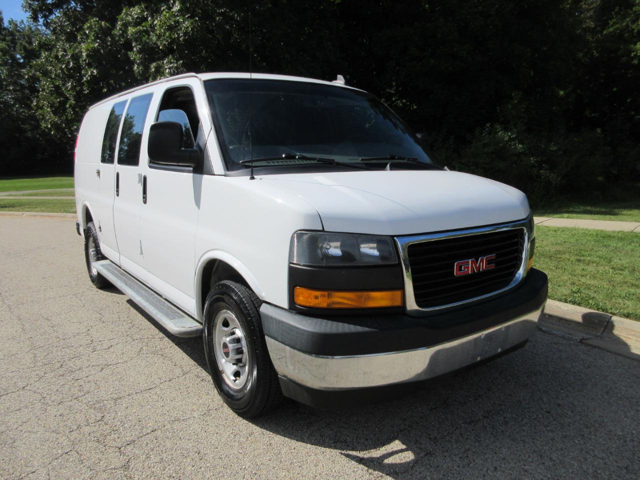 GMC Savana Cargo Van RWD 2500 135" 2020