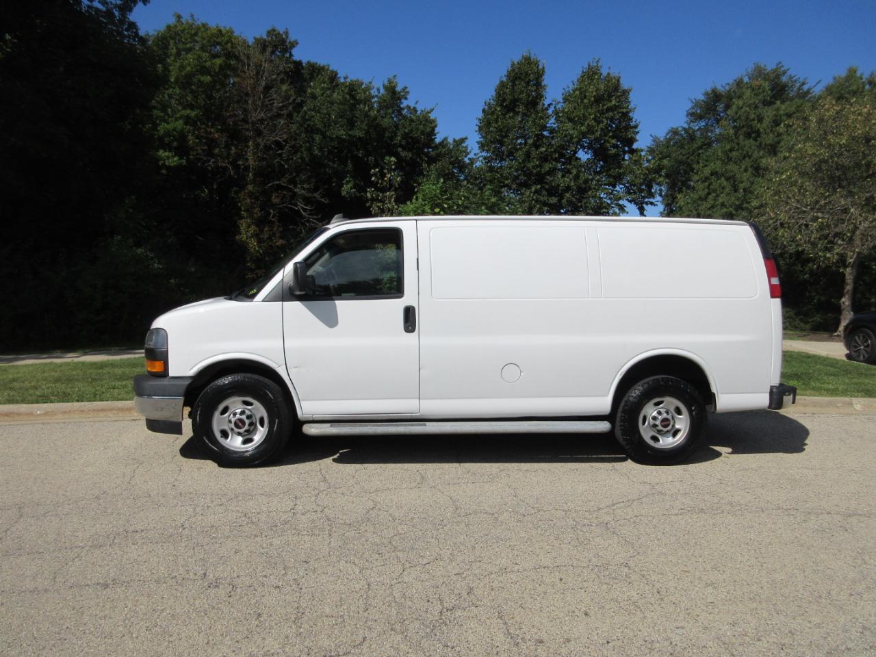 GMC Savana Cargo Van RWD 2500 135" 2020
