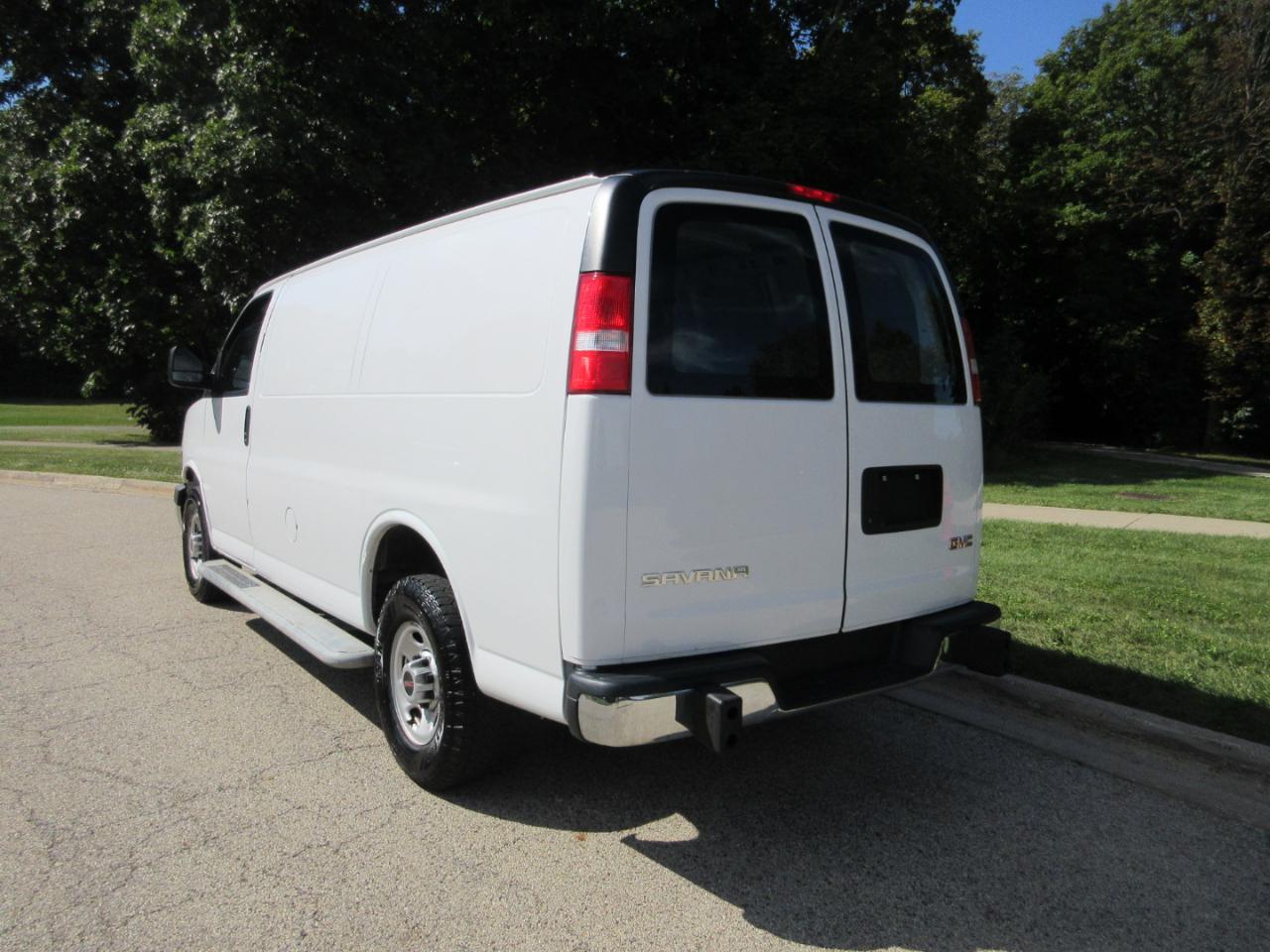 GMC Savana Cargo Van RWD 2500 135" 2020