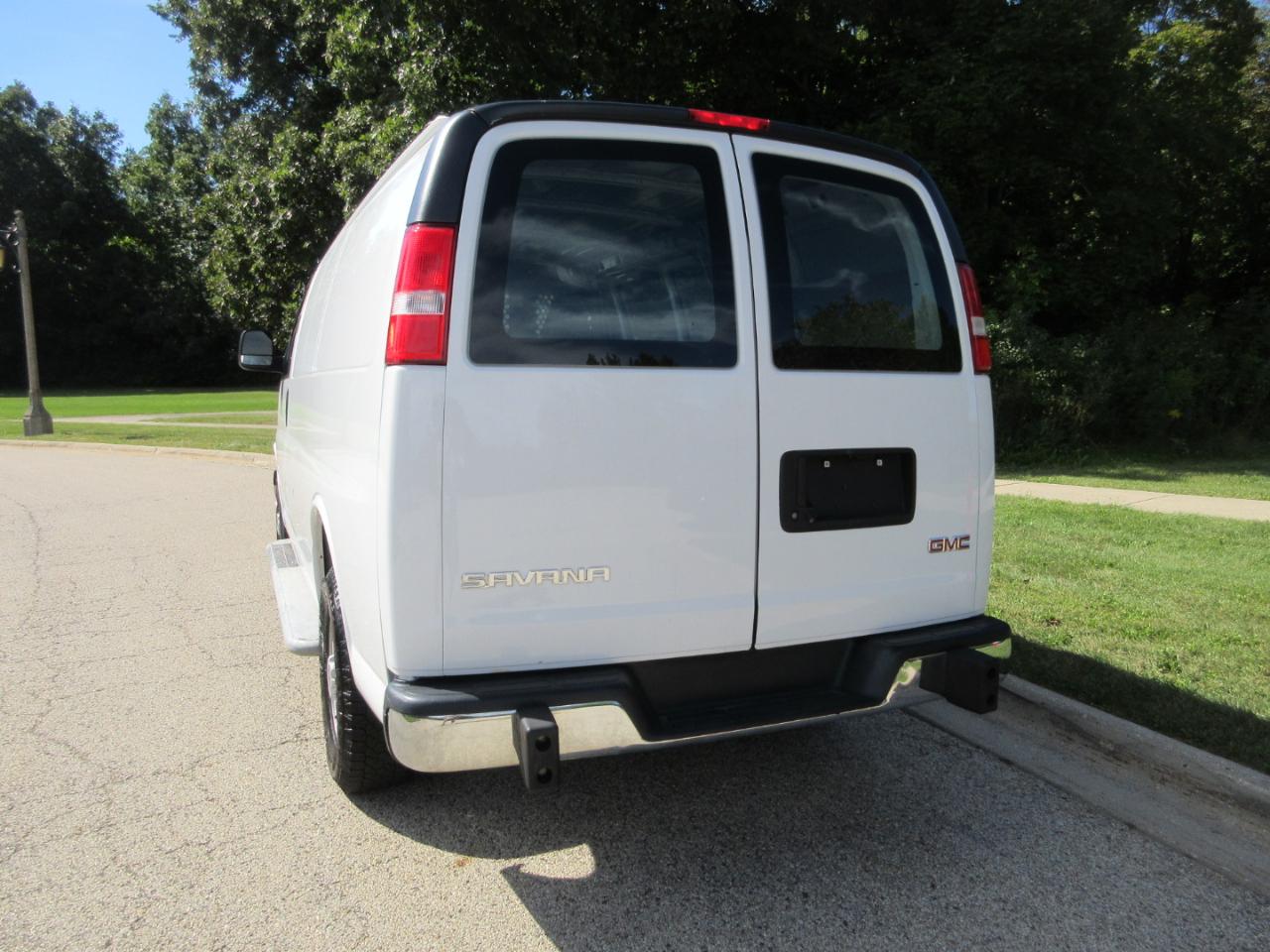 GMC Savana Cargo Van RWD 2500 135" 2020