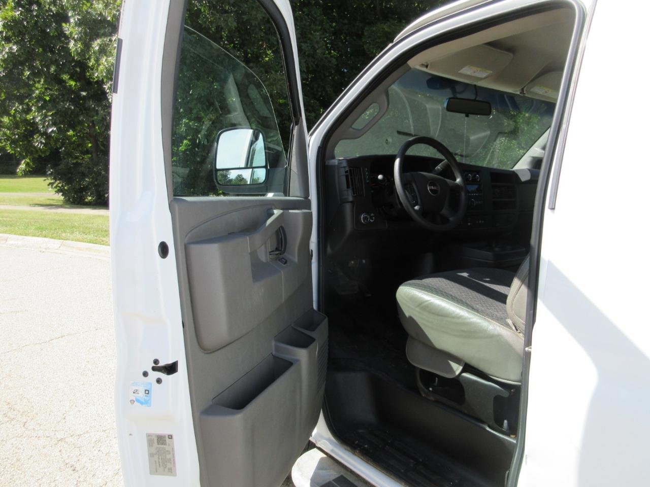 GMC Savana Cargo Van RWD 2500 135" 2020
