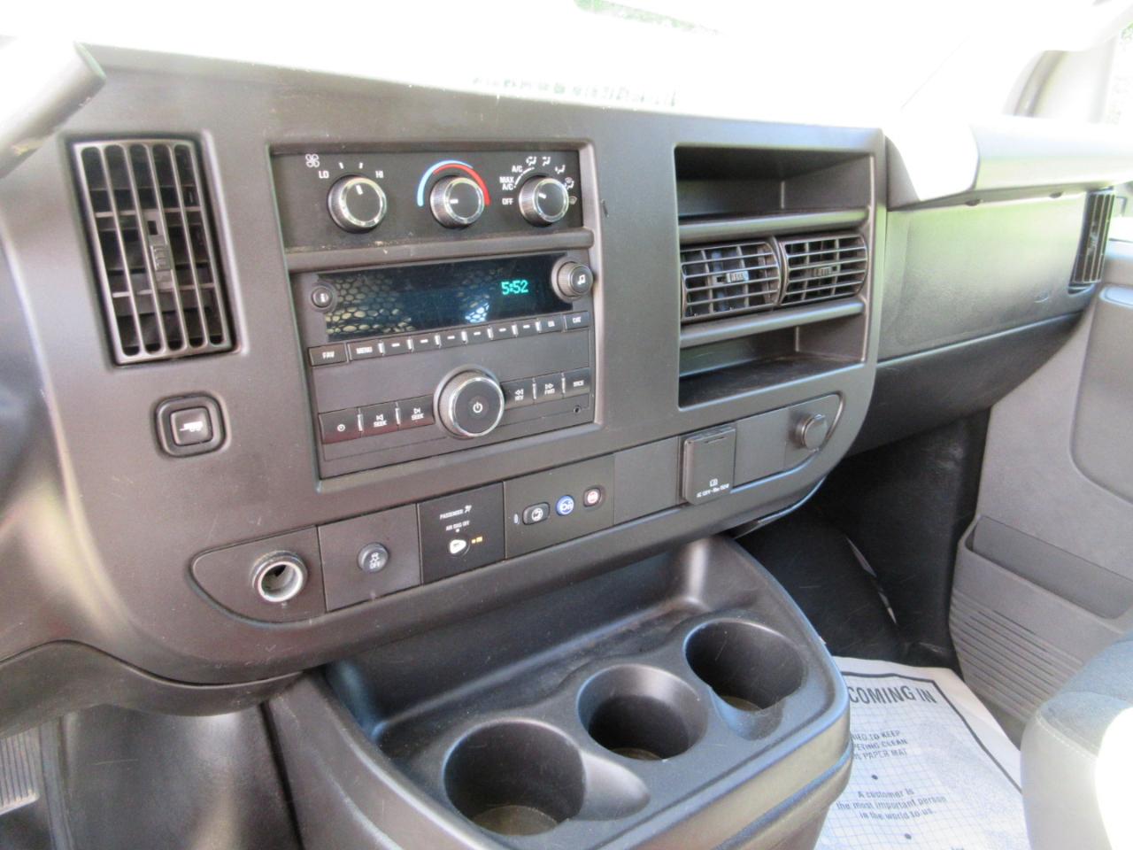 GMC Savana Cargo Van RWD 2500 135" 2020