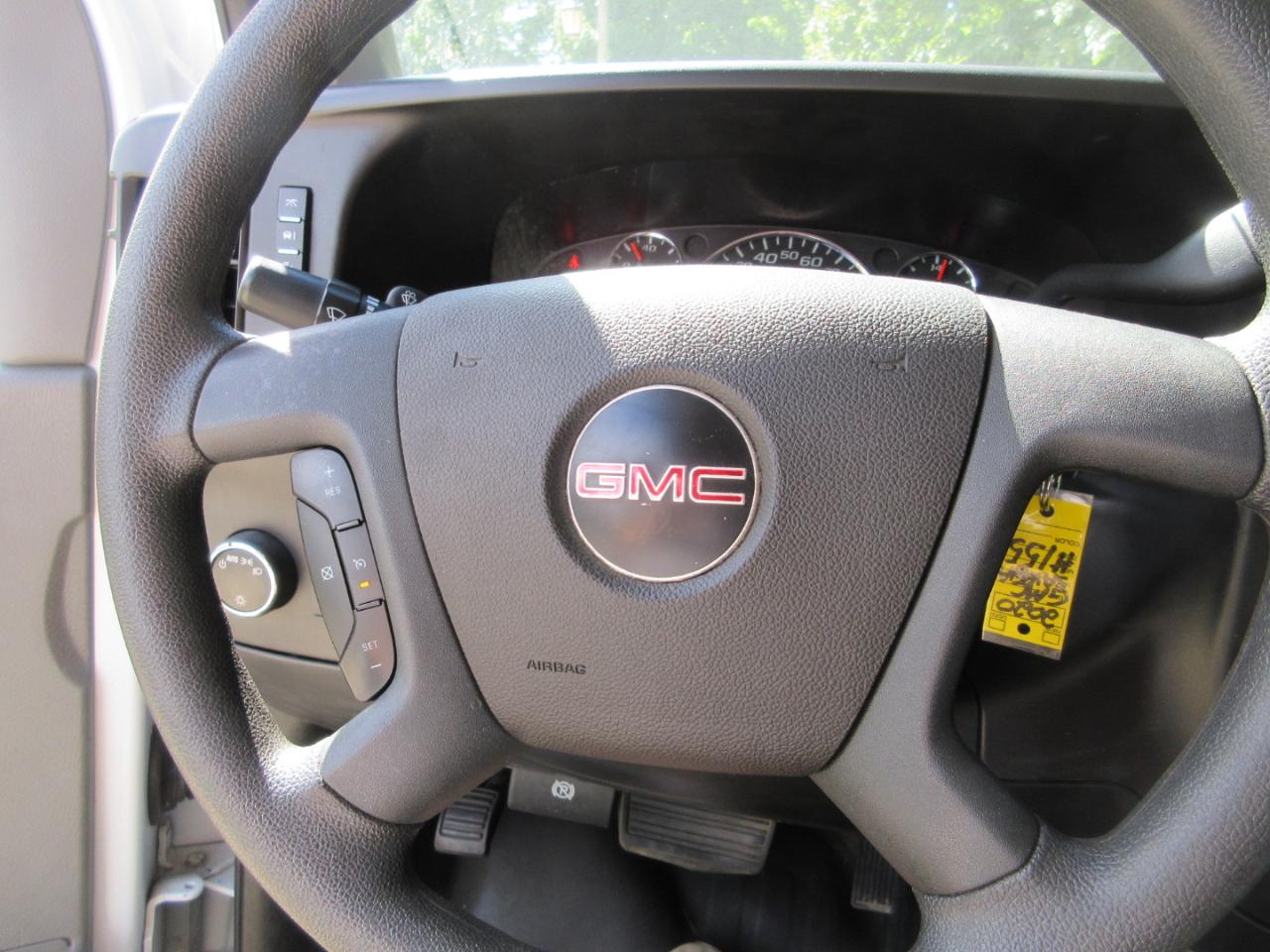 GMC Savana Cargo Van RWD 2500 135" 2020