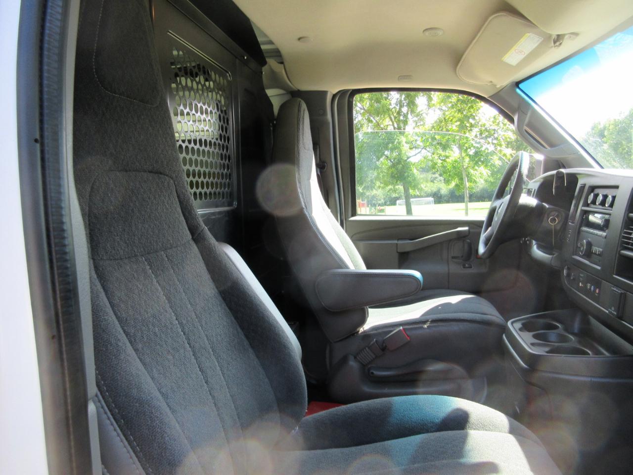 GMC Savana Cargo Van RWD 2500 135" 2020