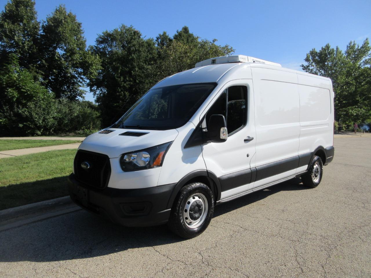 Ford Transit Cargo Van T-250 130" Med Rf 9070 GVWR RWD 2021
