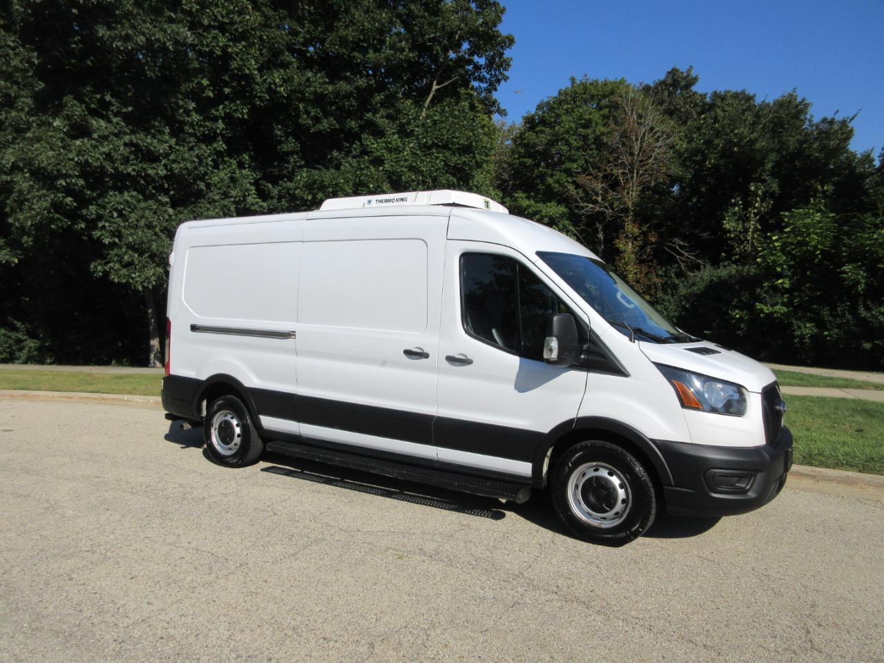 Ford Transit Cargo Van T-250 130" Med Rf 9070 GVWR RWD 2021