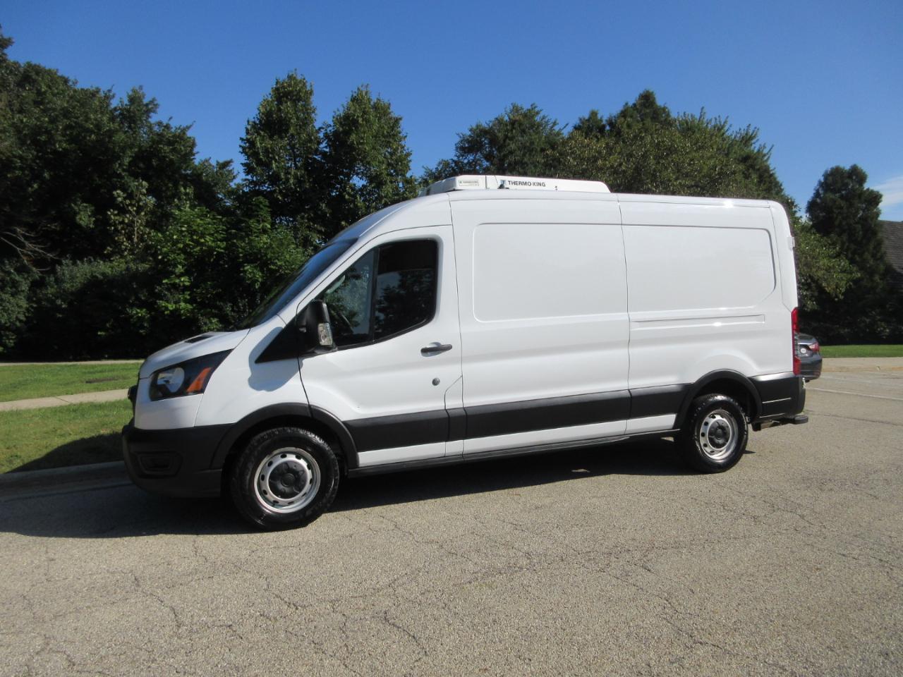 Ford Transit Cargo Van T-250 130" Med Rf 9070 GVWR RWD 2021