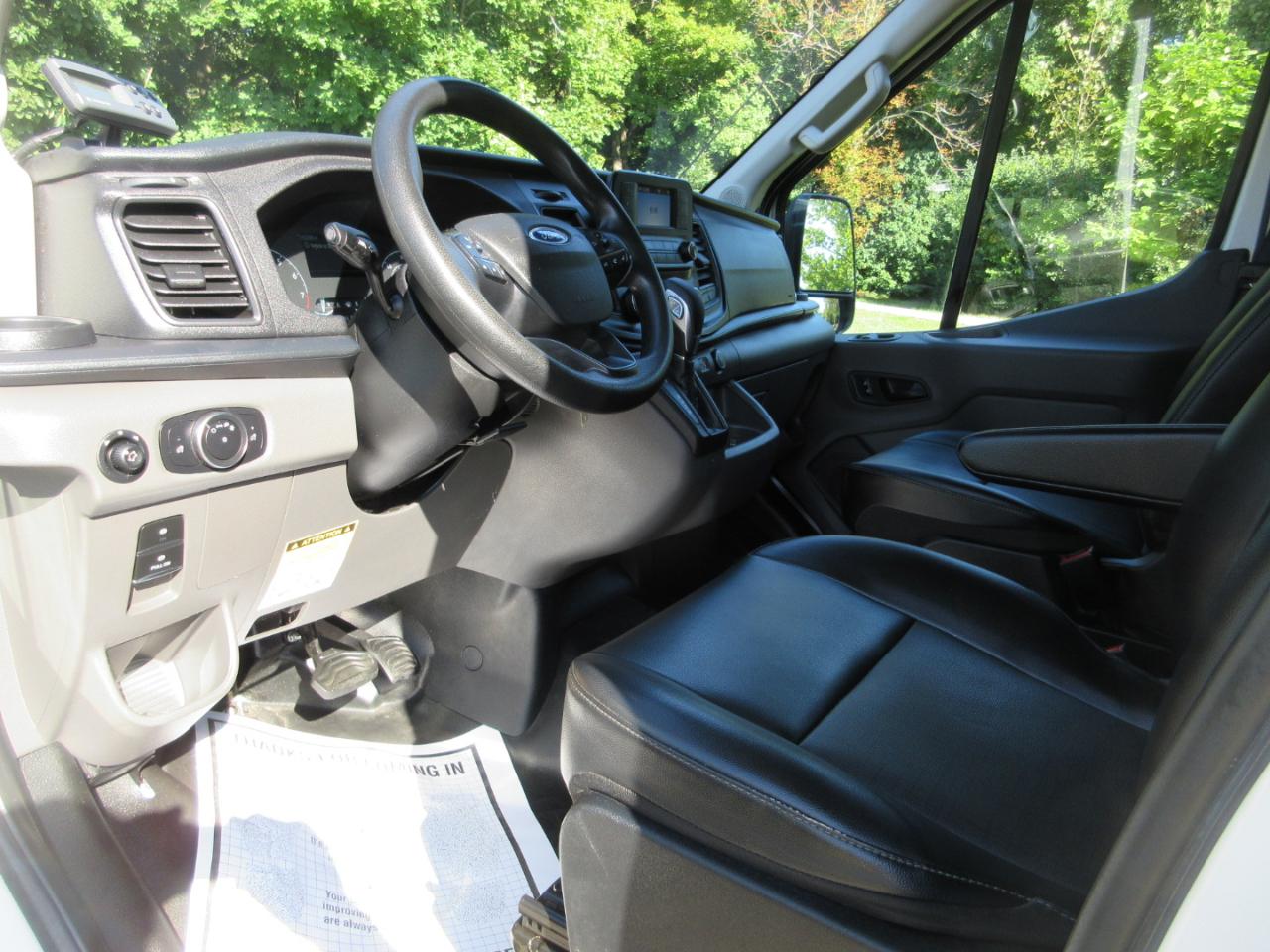Ford Transit Cargo Van T-250 130" Med Rf 9070 GVWR RWD 2021