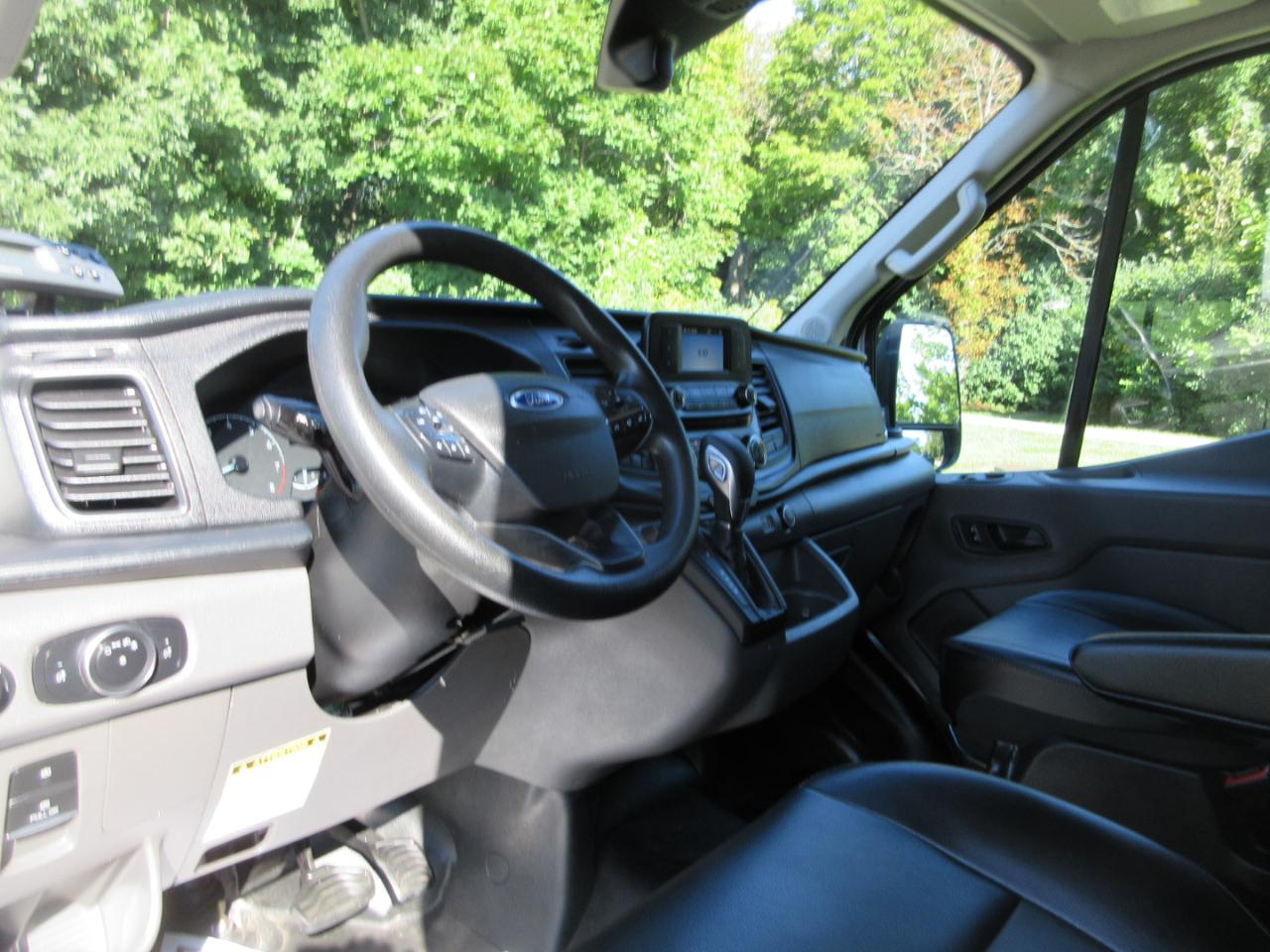 Ford Transit Cargo Van T-250 130" Med Rf 9070 GVWR RWD 2021