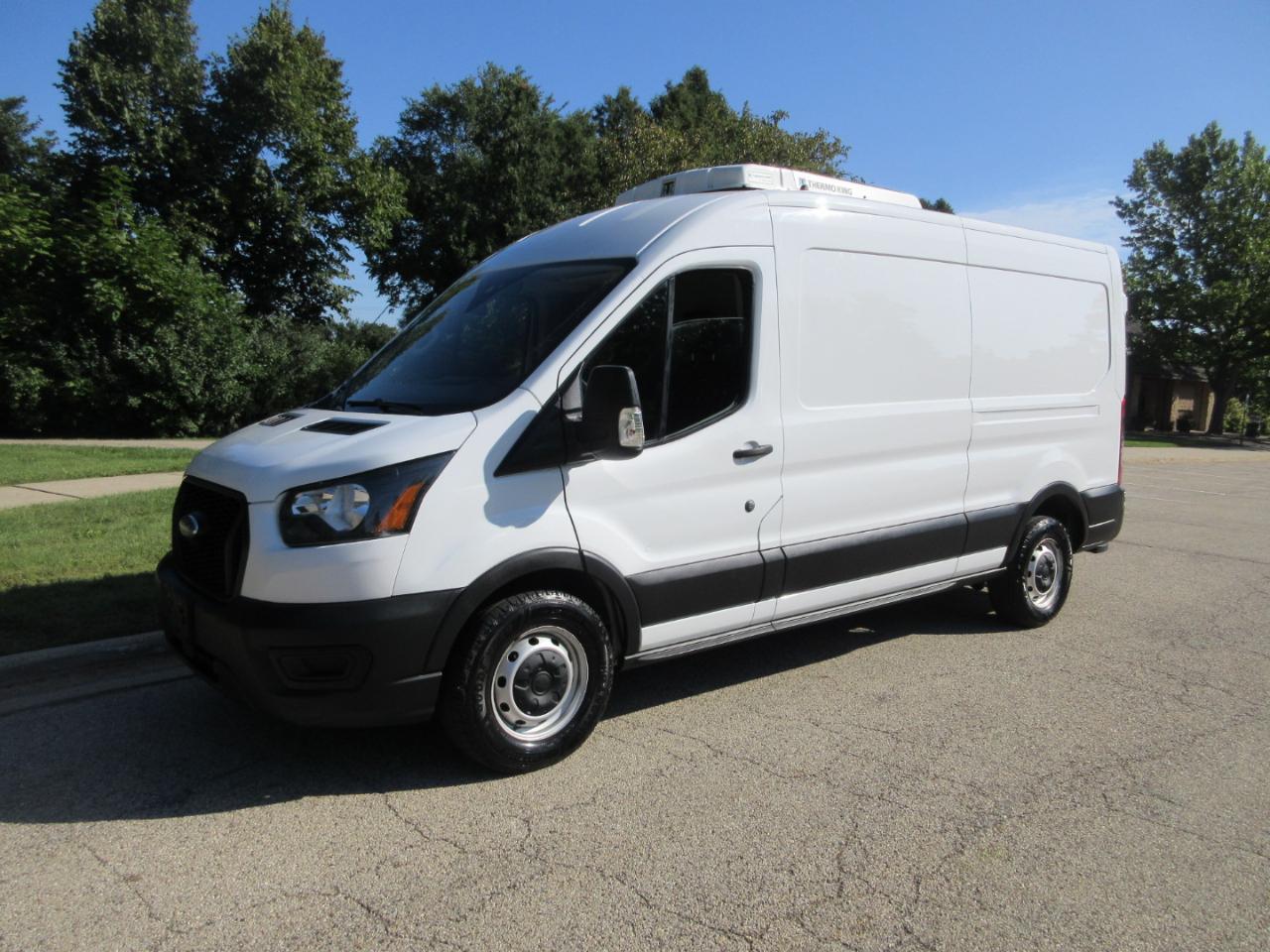 Ford Transit Cargo Van T-250 130" Med Rf 9070 GVWR RWD 2021