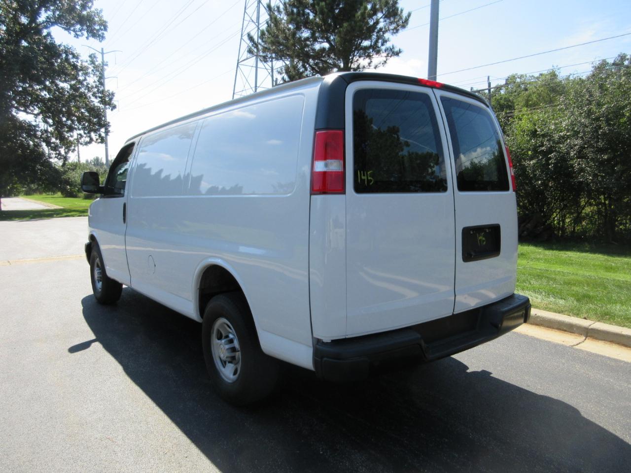 Chevrolet Express Cargo Van RWD 2500 135" 2021
