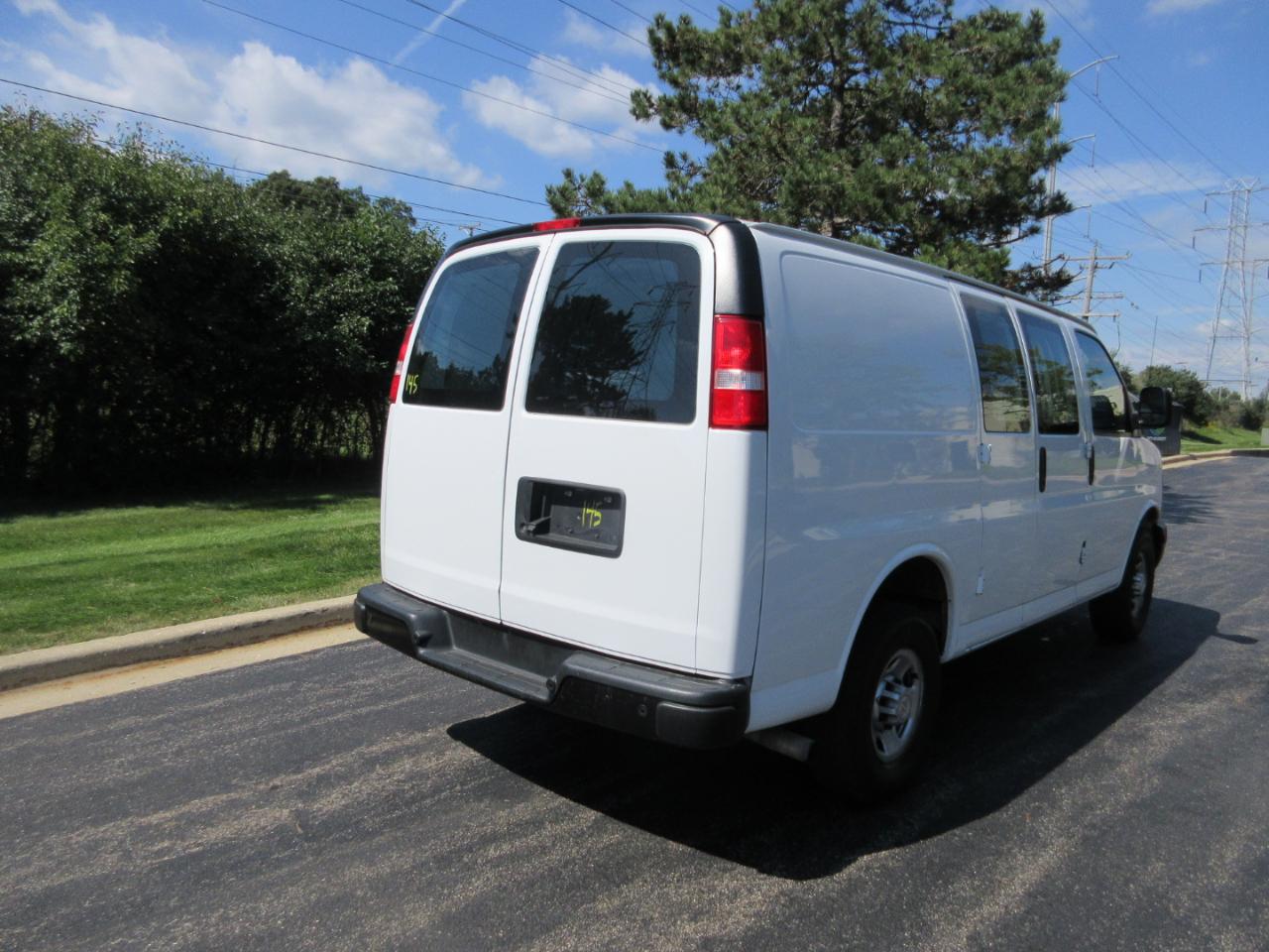Chevrolet Express Cargo Van RWD 2500 135" 2021