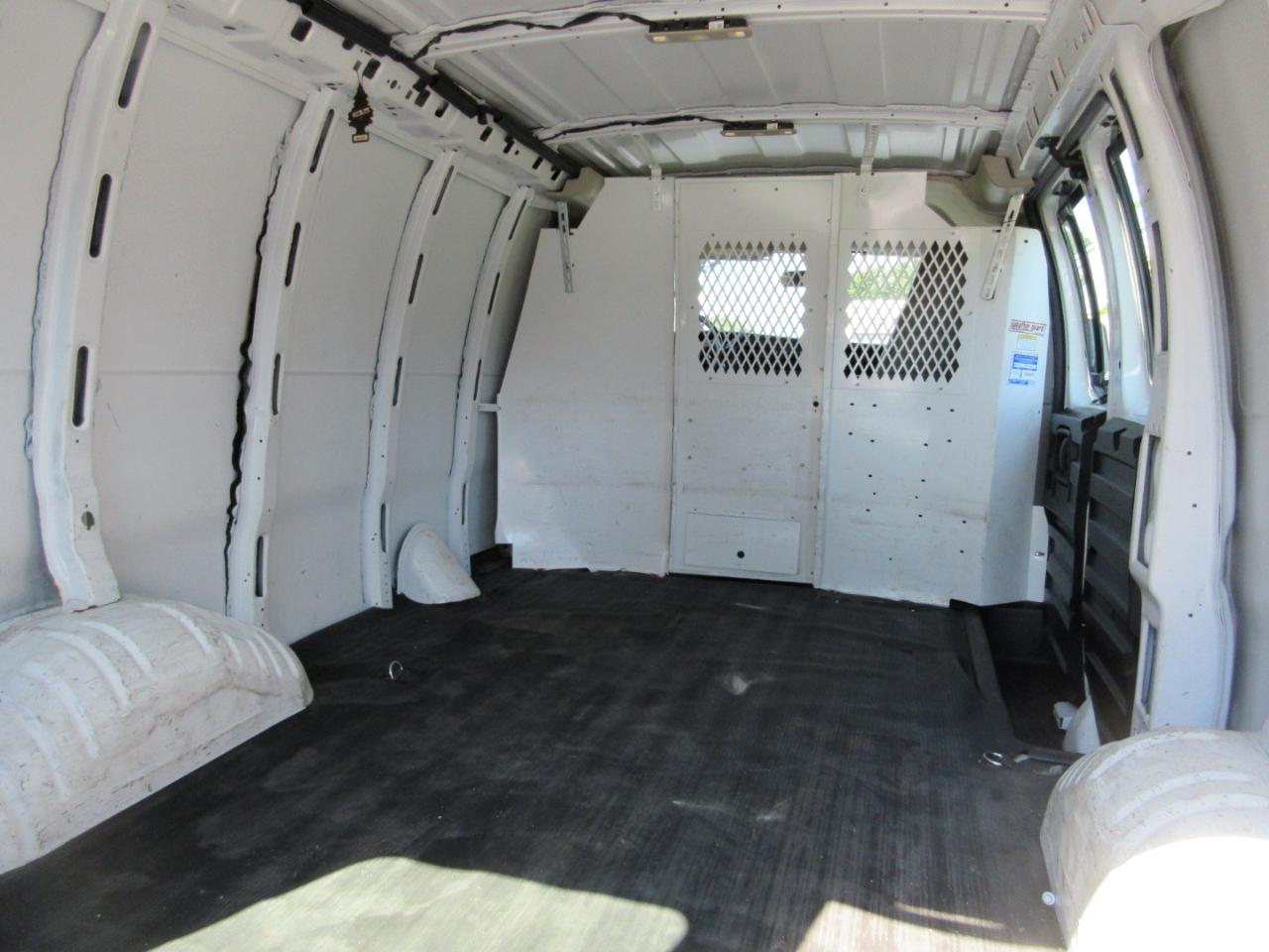 Chevrolet Express Cargo Van RWD 2500 135" 2021