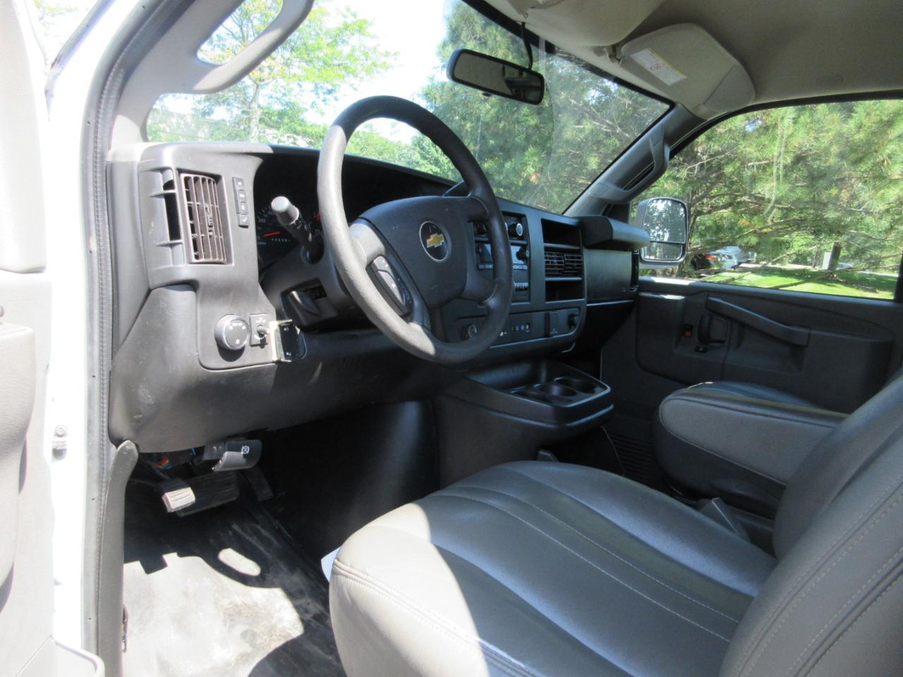 Chevrolet Express Cargo Van RWD 2500 135" 2021