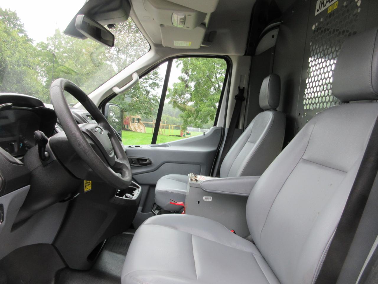 Ford Transit Van T-350 148" Med Rf 9500 GVWR Sliding RH Dr 2018