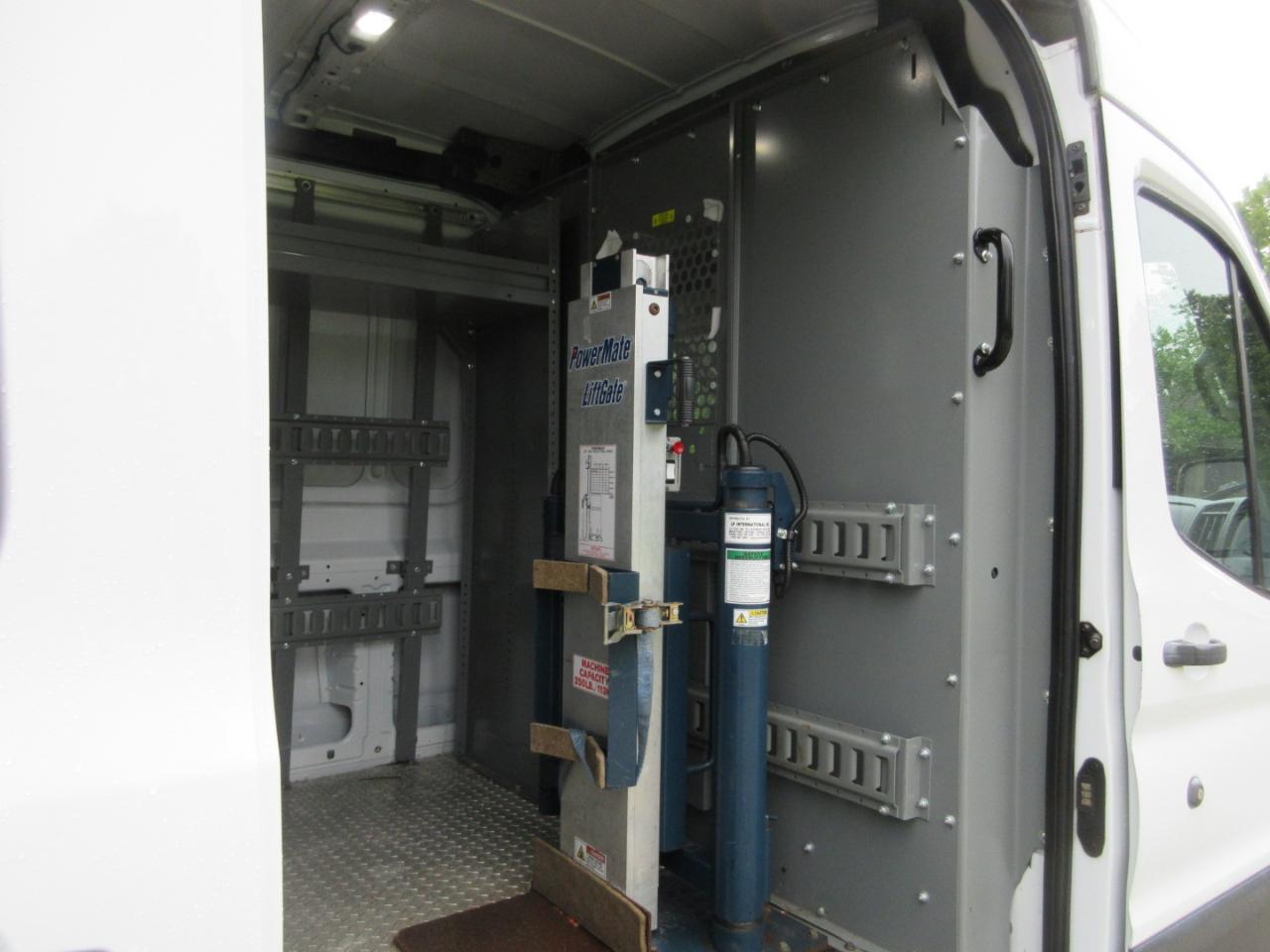Ford Transit Van T-350 148" Med Rf 9500 GVWR Sliding RH Dr 2018