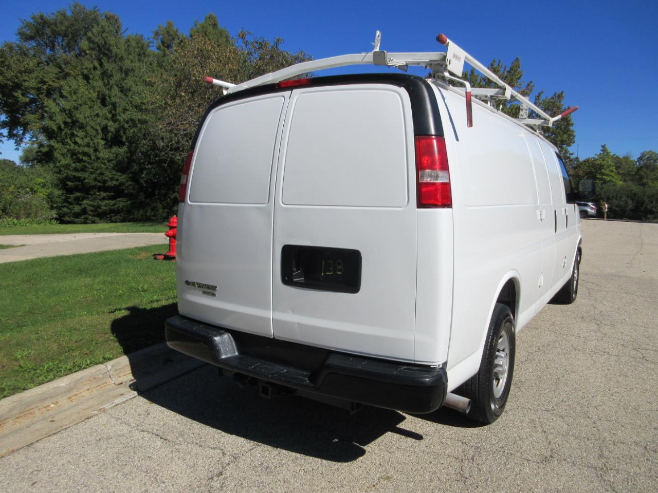 Chevrolet Express Cargo Van RWD 3500 155" 2016