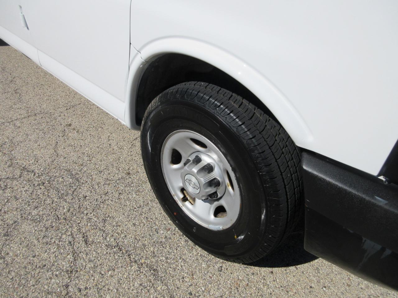 Chevrolet Express Cargo Van RWD 3500 155" 2016