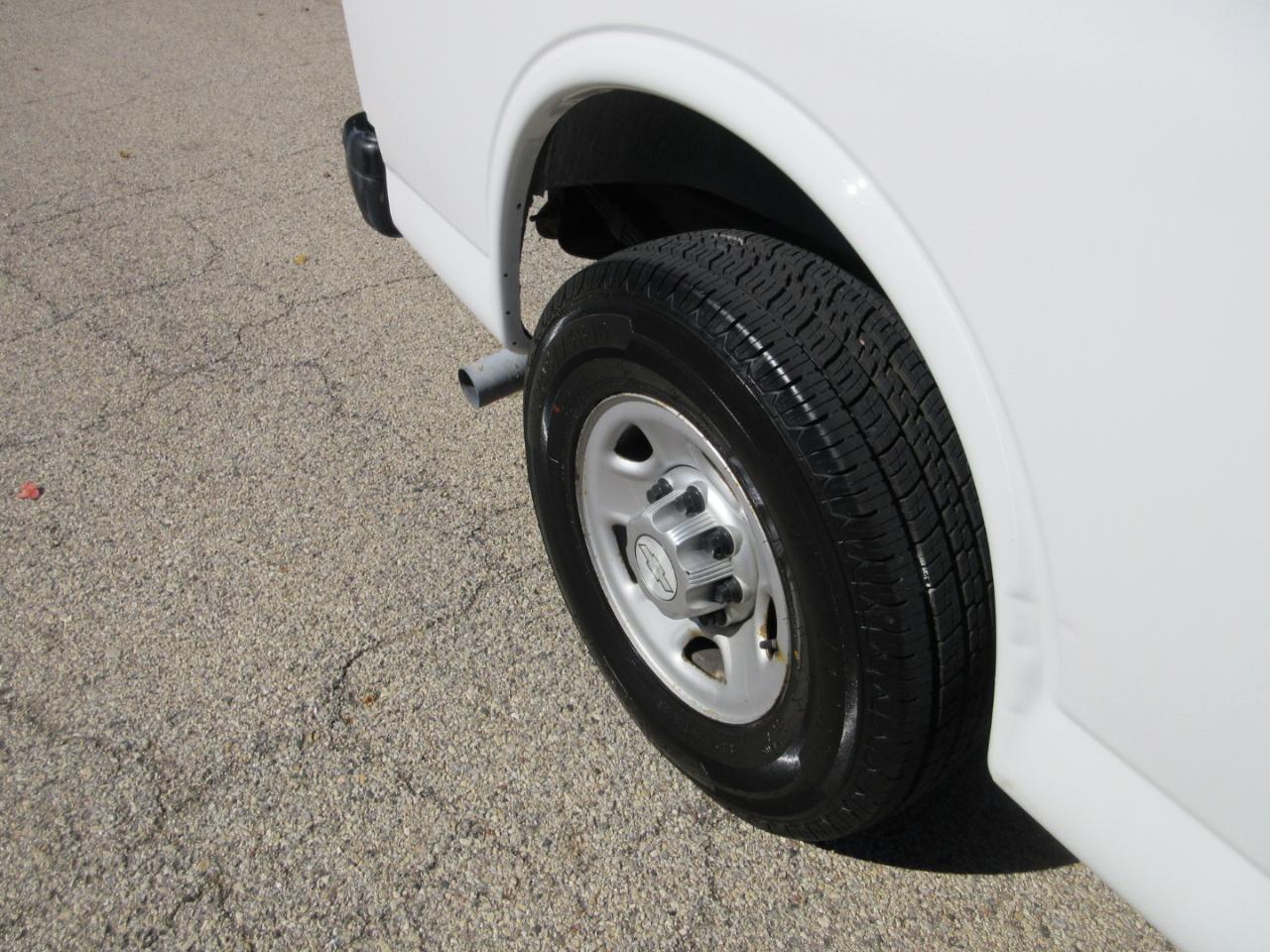 Chevrolet Express Cargo Van RWD 3500 155" 2016