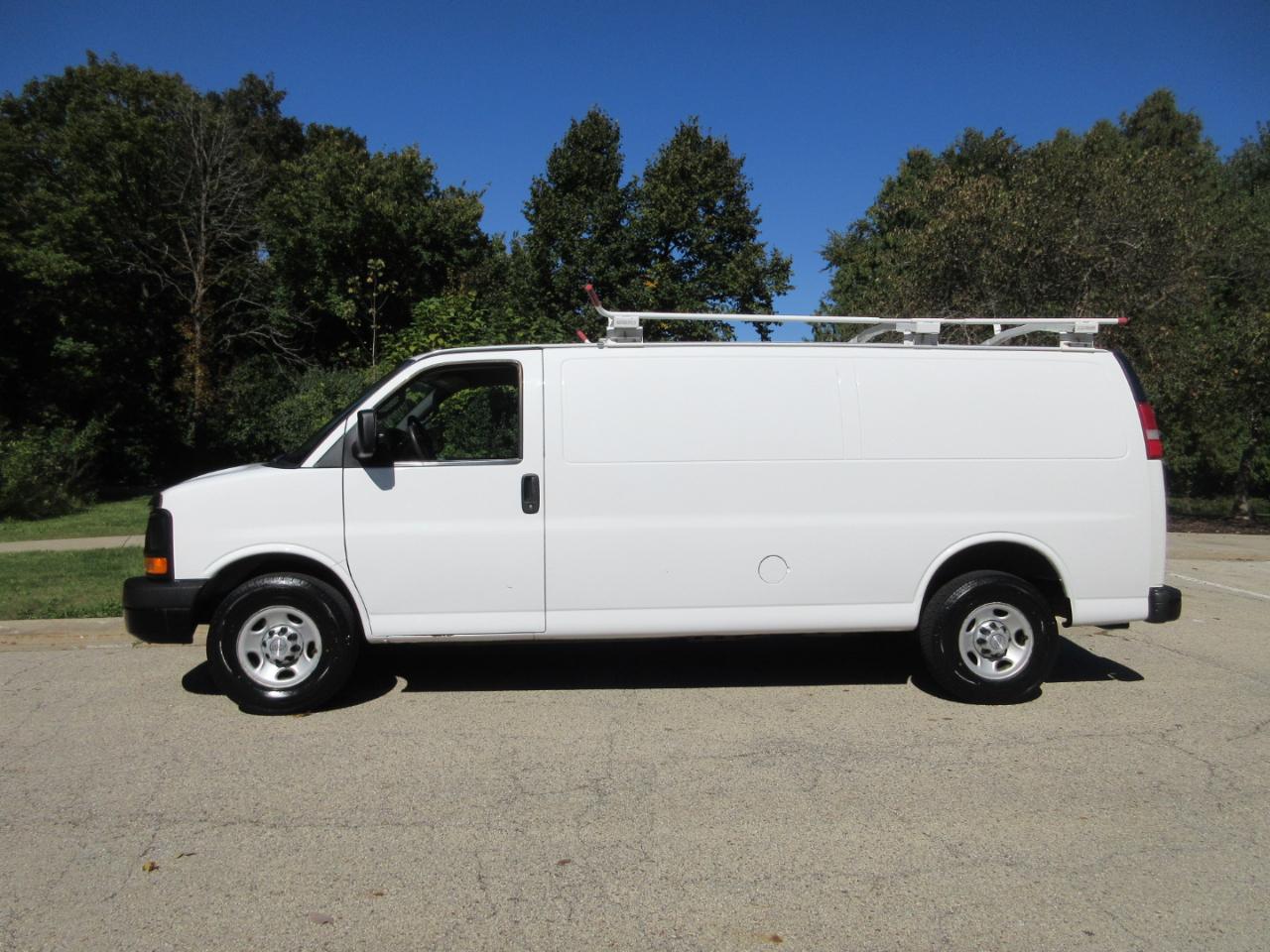 Chevrolet Express Cargo Van RWD 3500 155" 2016