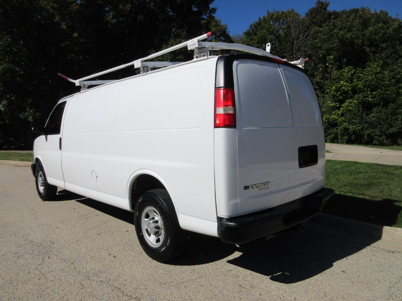 Chevrolet Express Cargo Van RWD 3500 155" 2016