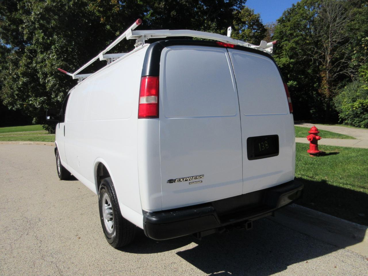 Chevrolet Express Cargo Van RWD 3500 155" 2016