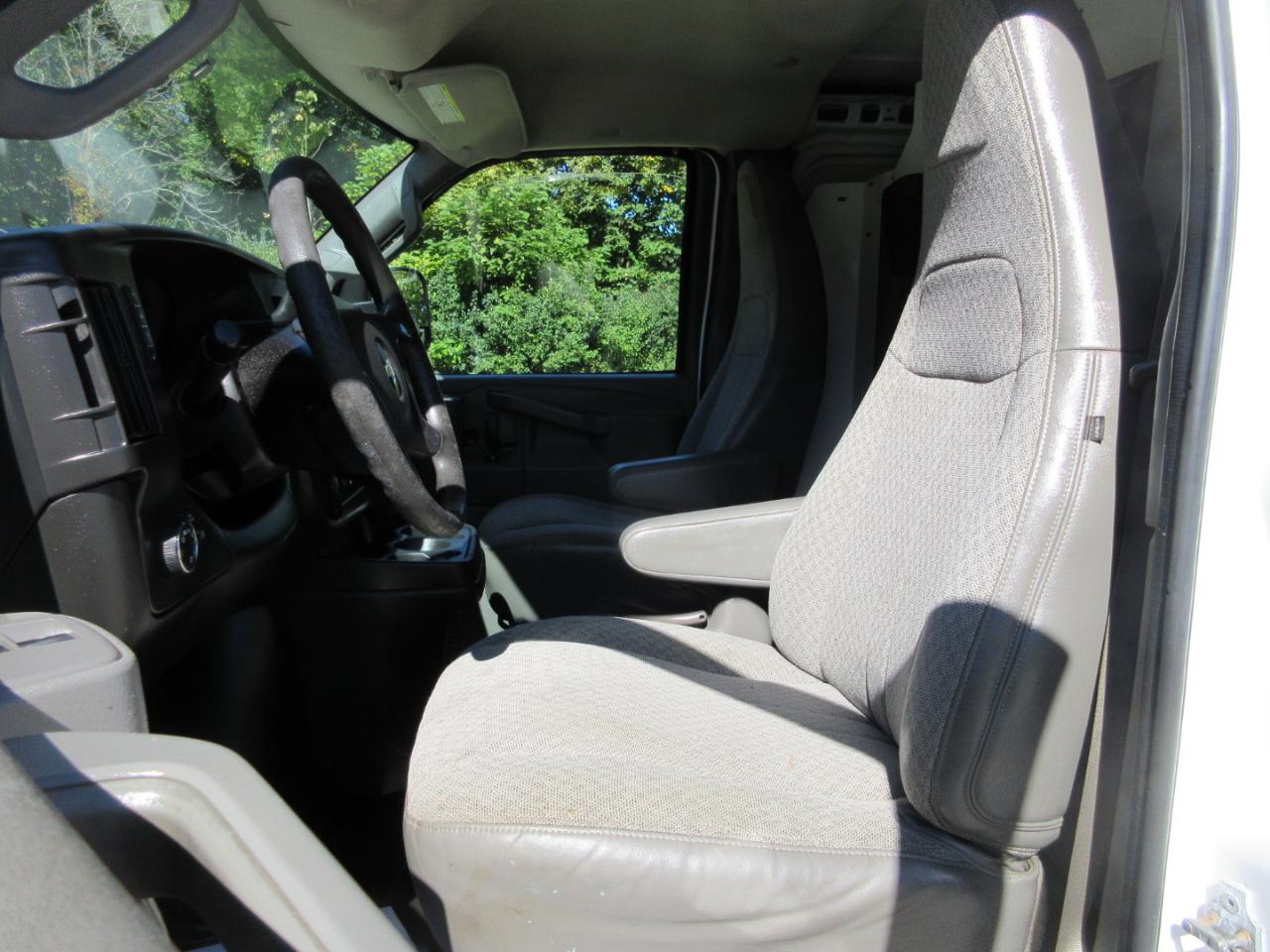 Chevrolet Express Cargo Van RWD 3500 155" 2016