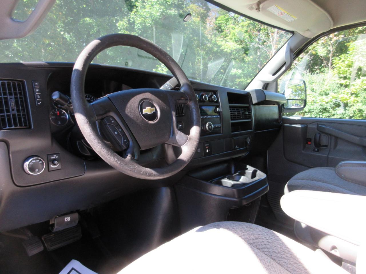 Chevrolet Express Cargo Van RWD 3500 155" 2016
