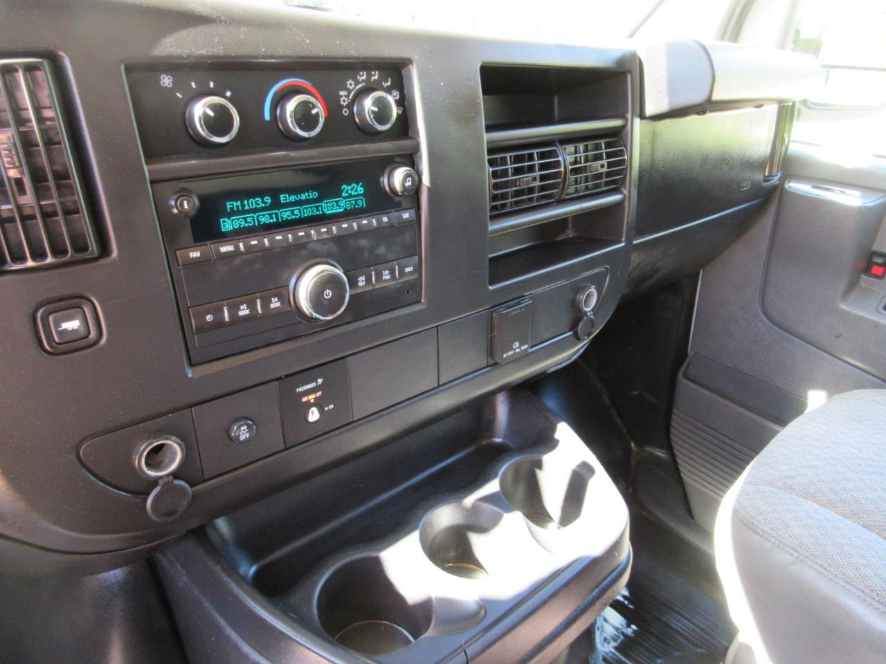Chevrolet Express Cargo Van RWD 3500 155" 2016