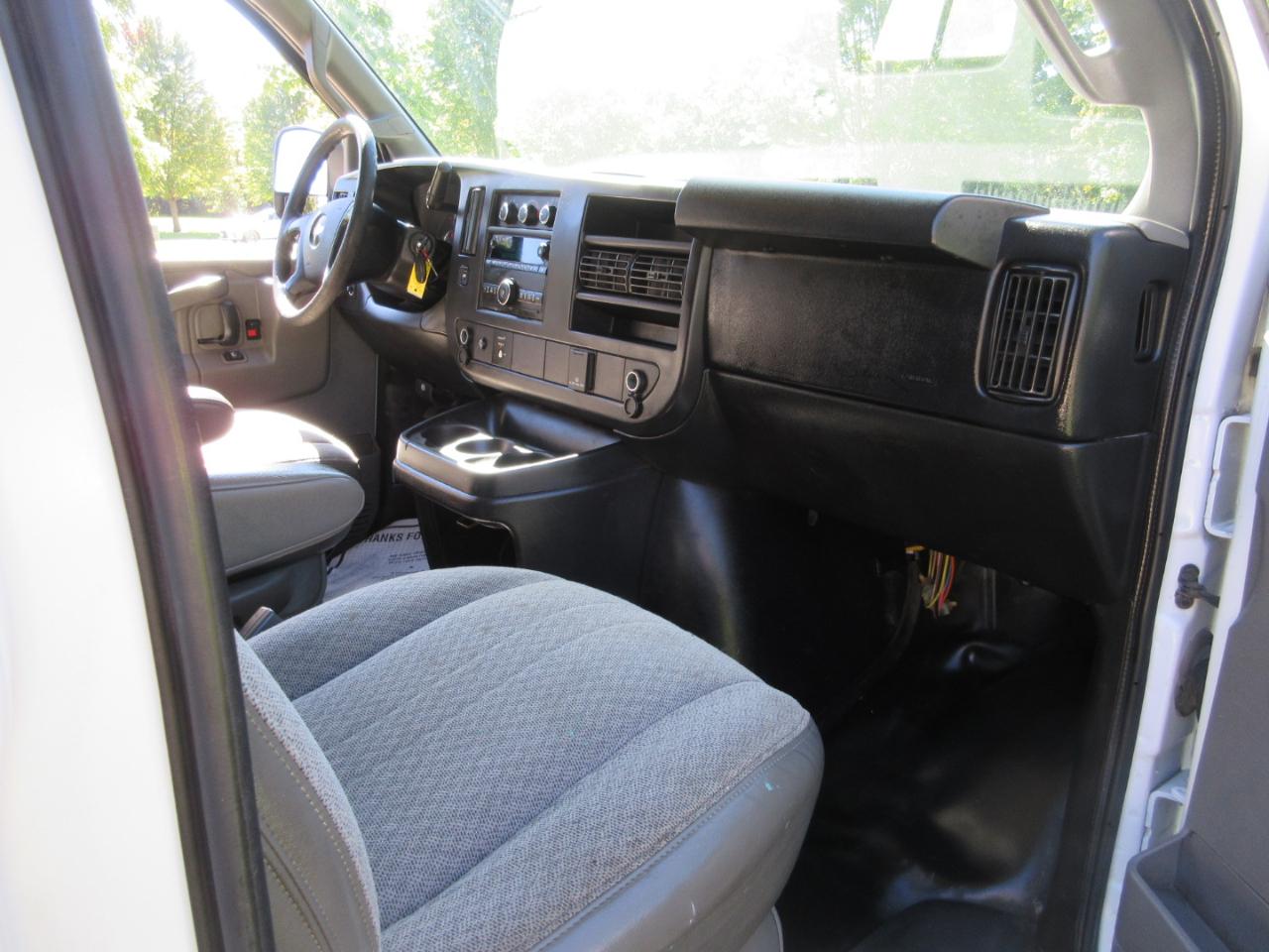 Chevrolet Express Cargo Van RWD 3500 155" 2016