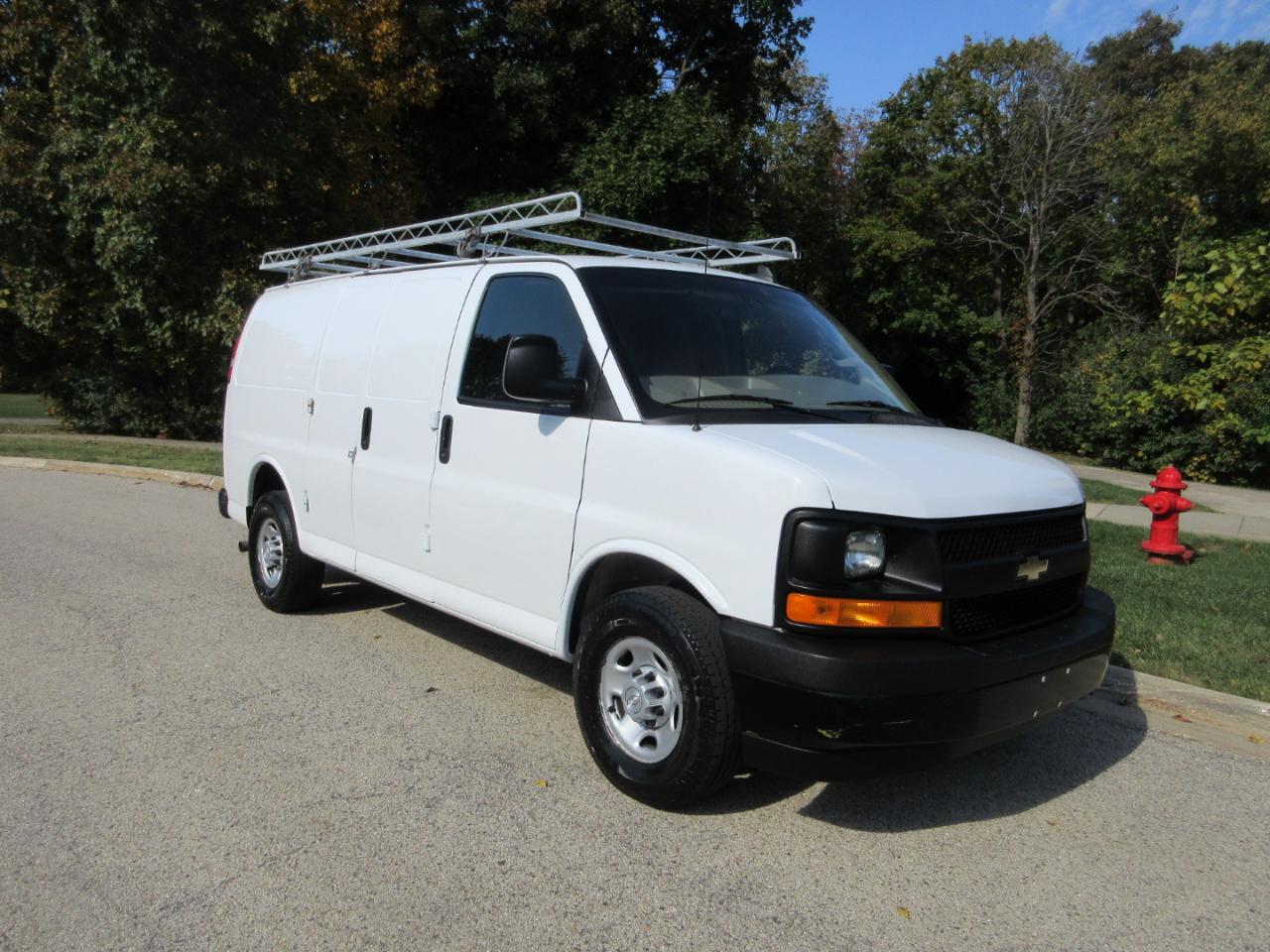 Chevrolet Express Cargo Van RWD 3500 135" 2017