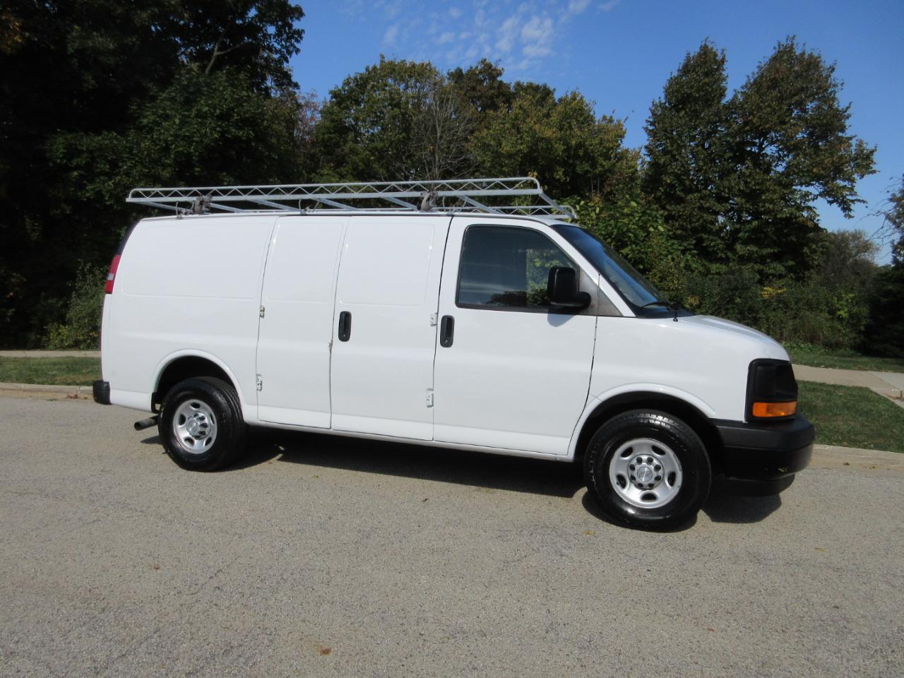 Chevrolet Express Cargo Van RWD 3500 135" 2017
