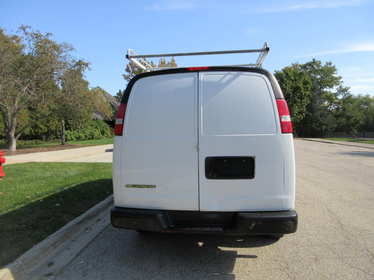Chevrolet Express Cargo Van RWD 3500 135" 2017