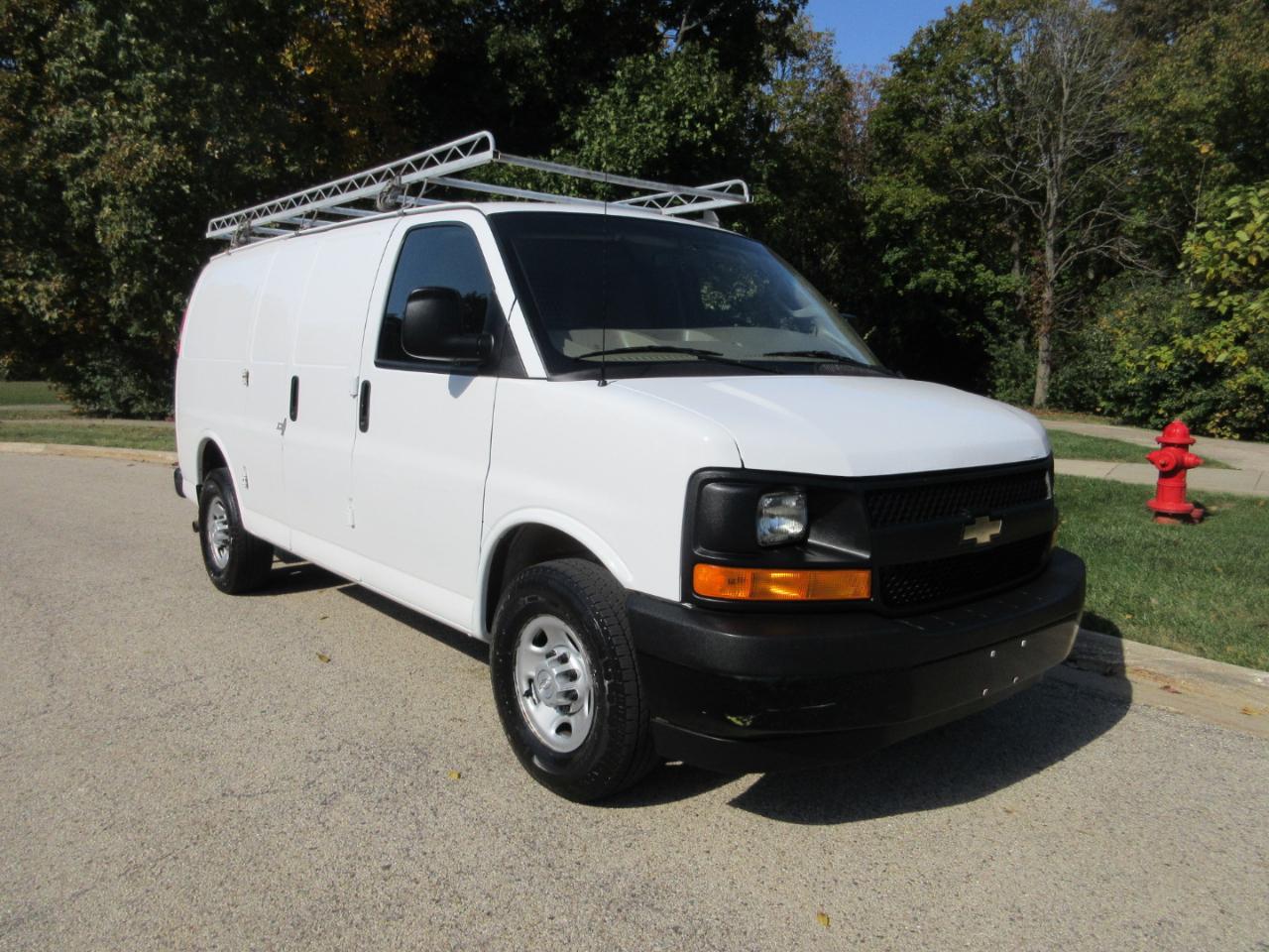 Chevrolet Express Cargo Van RWD 3500 135" 2017