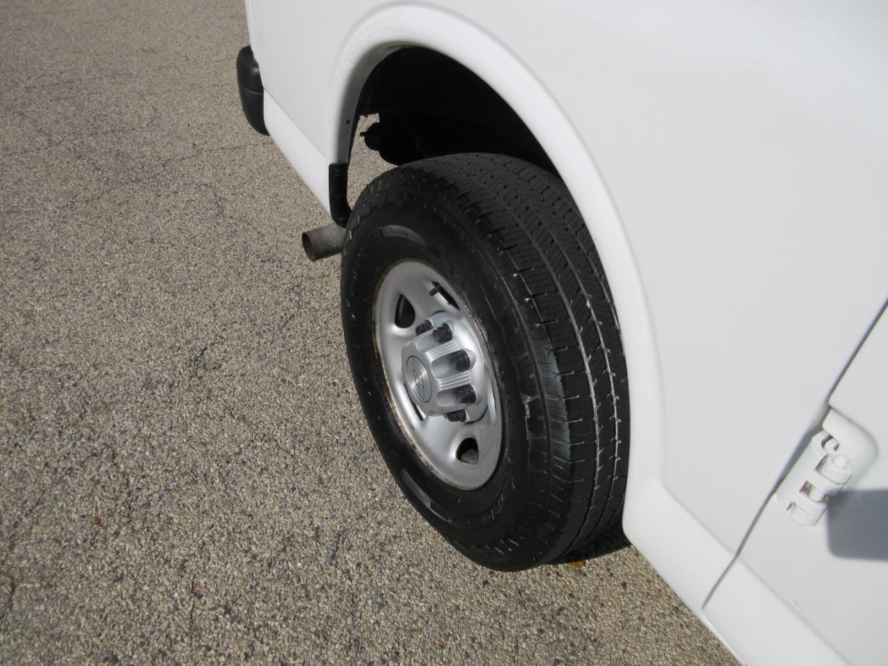 Chevrolet Express Cargo Van RWD 3500 135" 2017