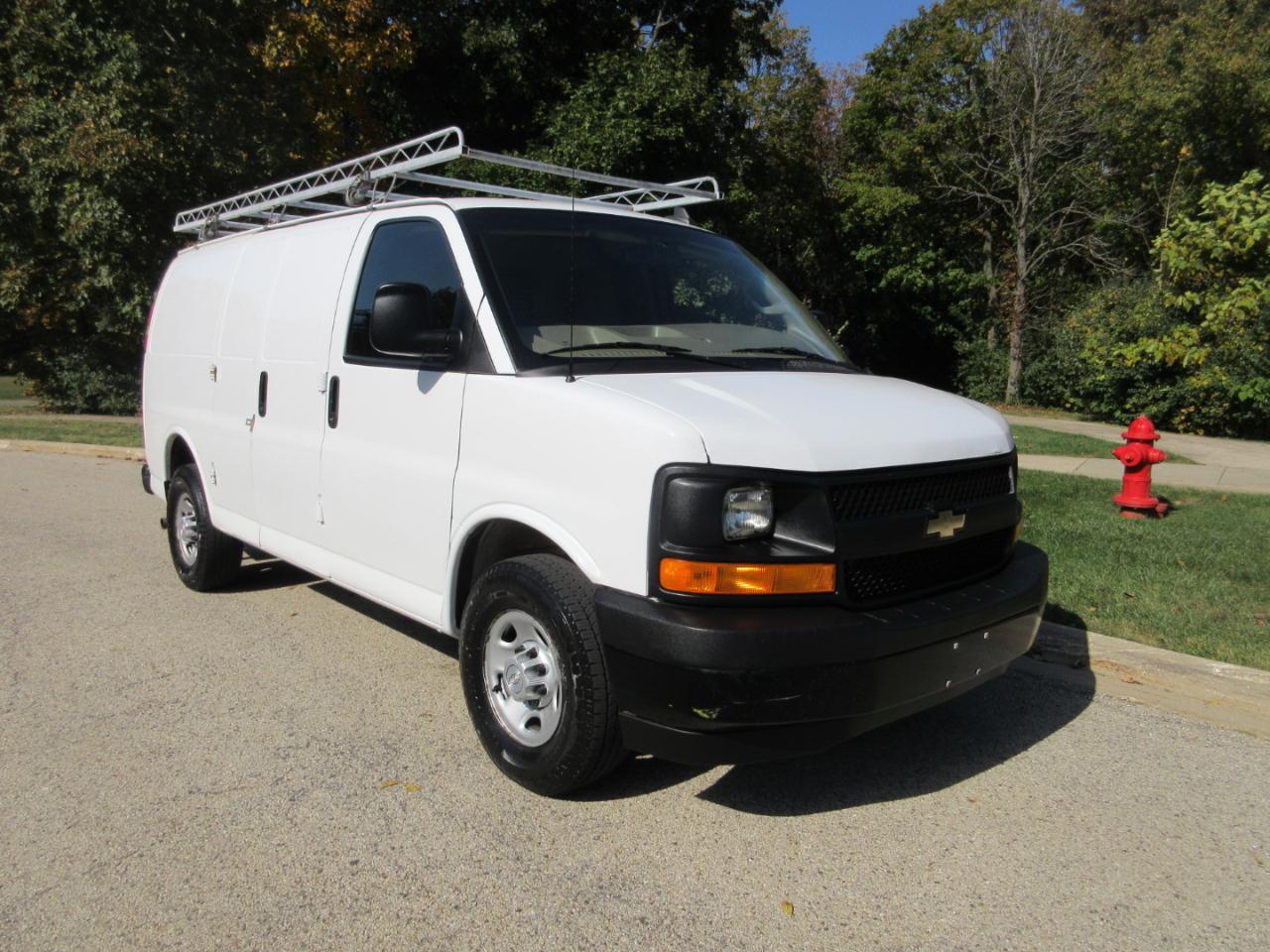 Chevrolet Express Cargo Van RWD 3500 135" 2017