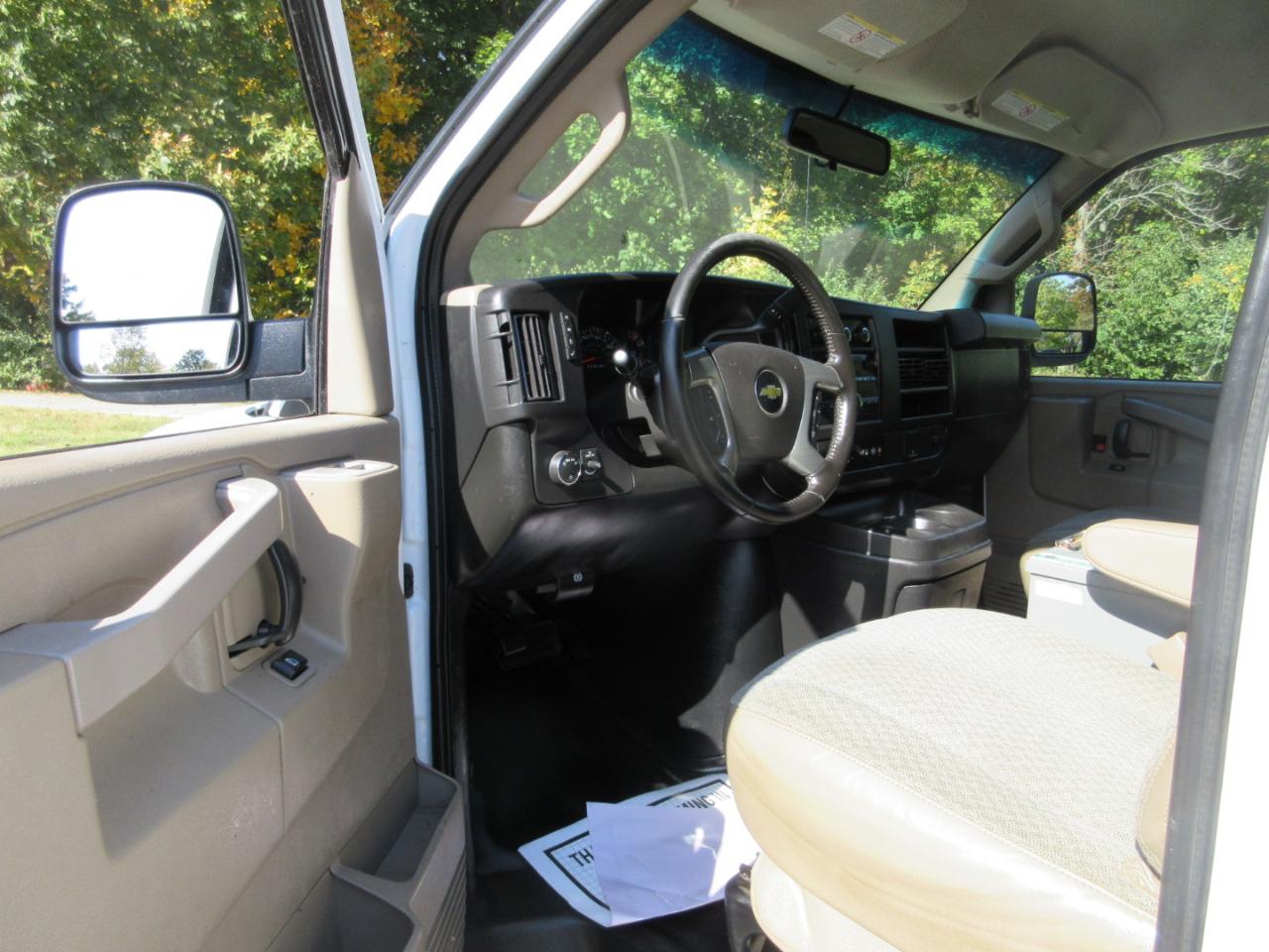 Chevrolet Express Cargo Van RWD 3500 135" 2017