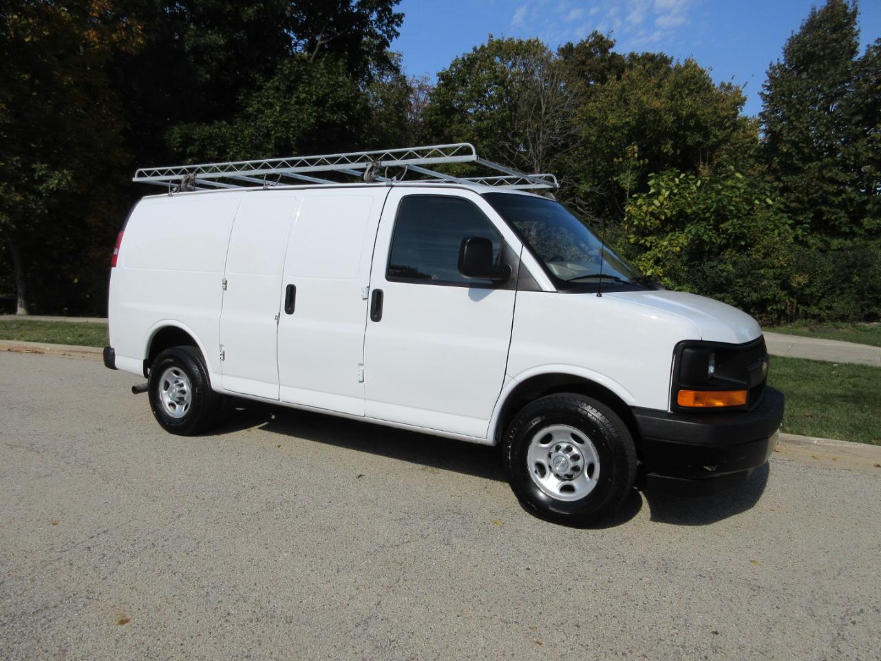 Chevrolet Express Cargo Van RWD 3500 135" 2017
