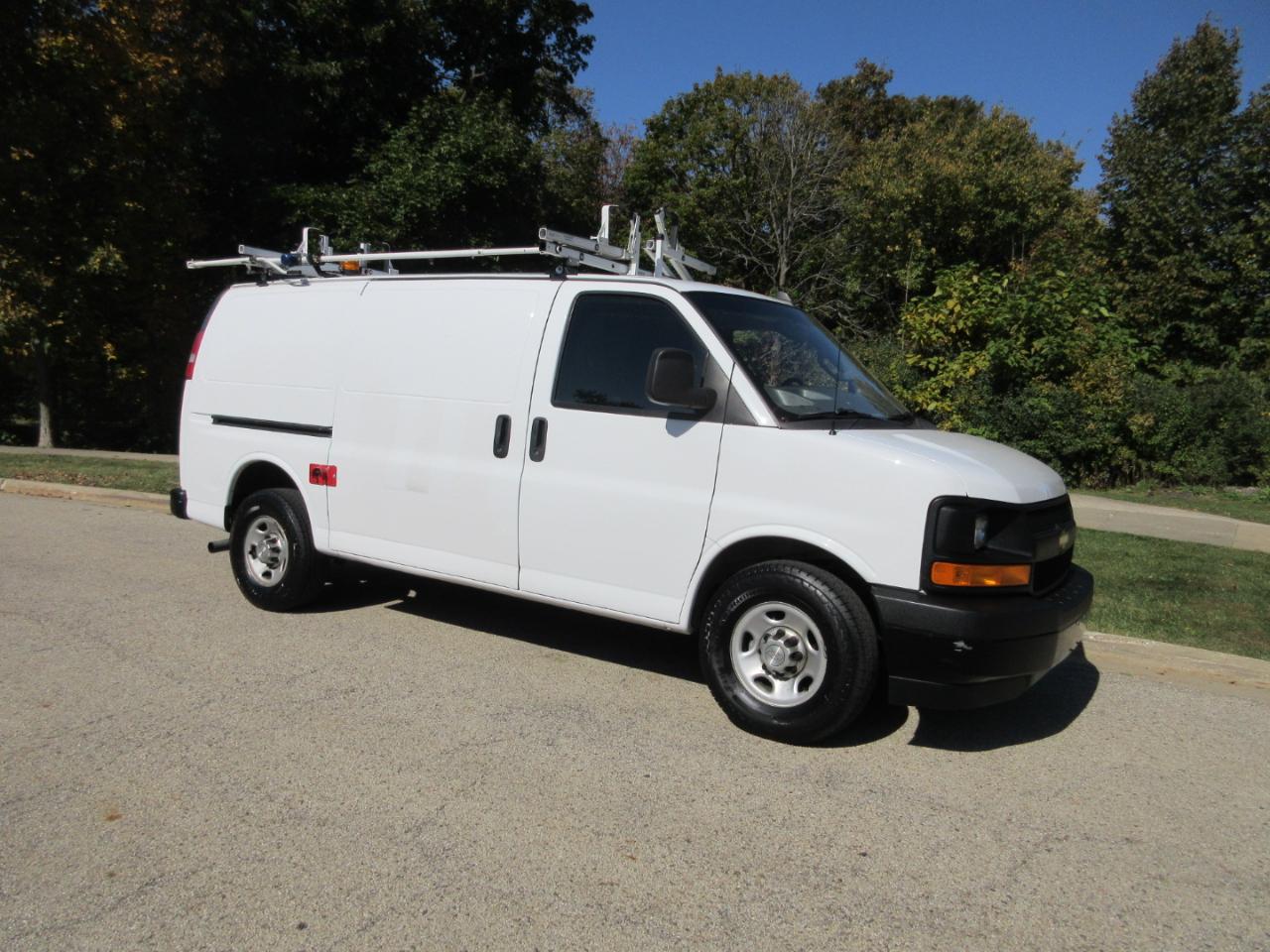 Chevrolet Express Cargo Van RWD 2500 135" 2017