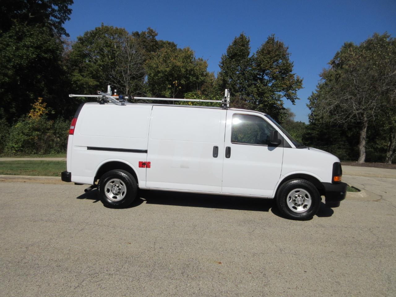 Chevrolet Express Cargo Van RWD 2500 135" 2017