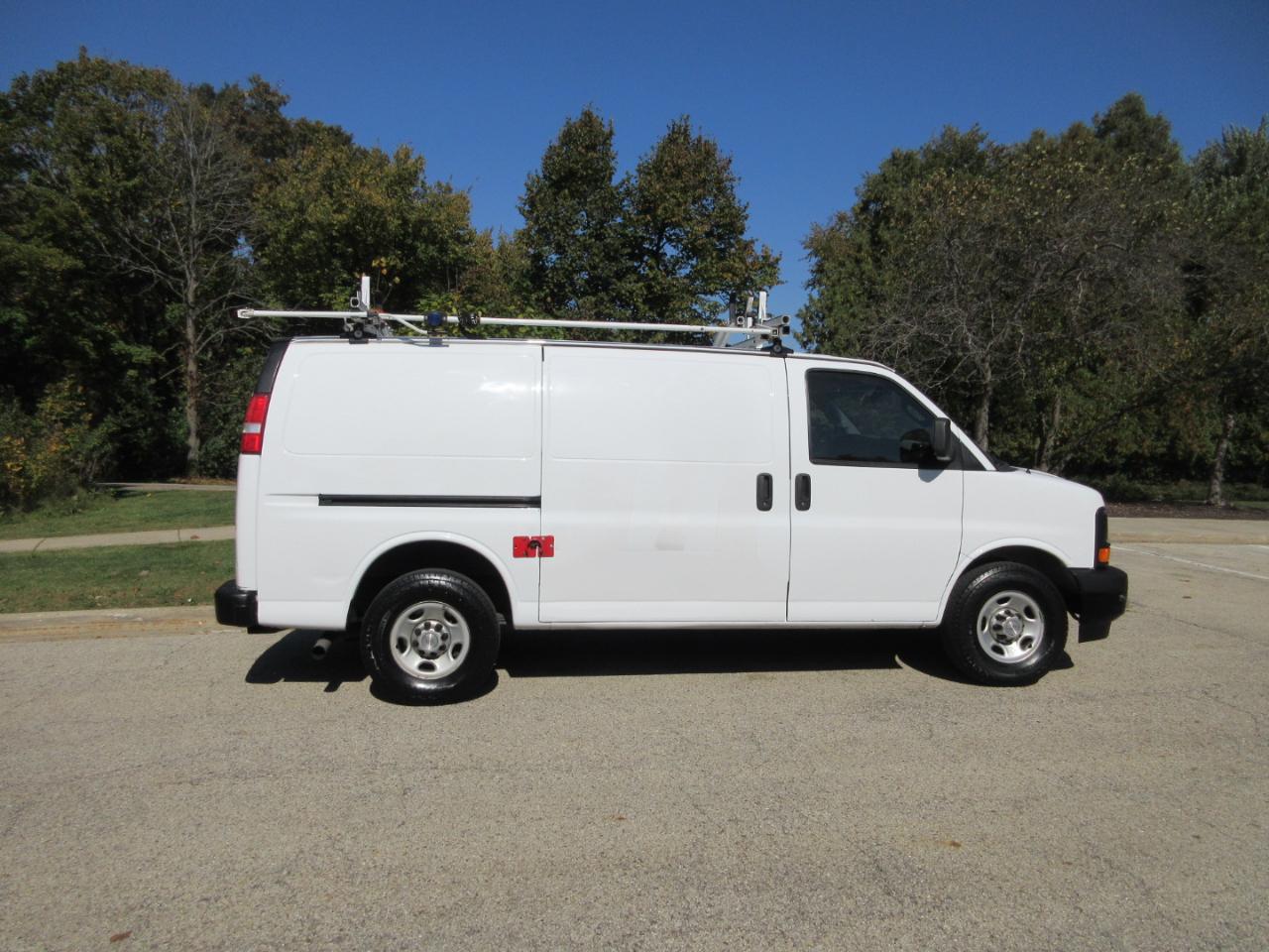 Chevrolet Express Cargo Van RWD 2500 135" 2017