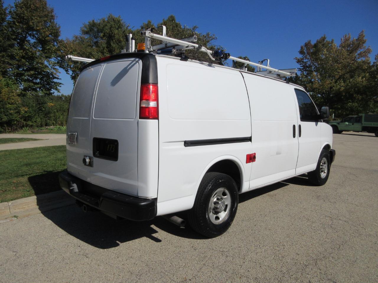 Chevrolet Express Cargo Van RWD 2500 135" 2017