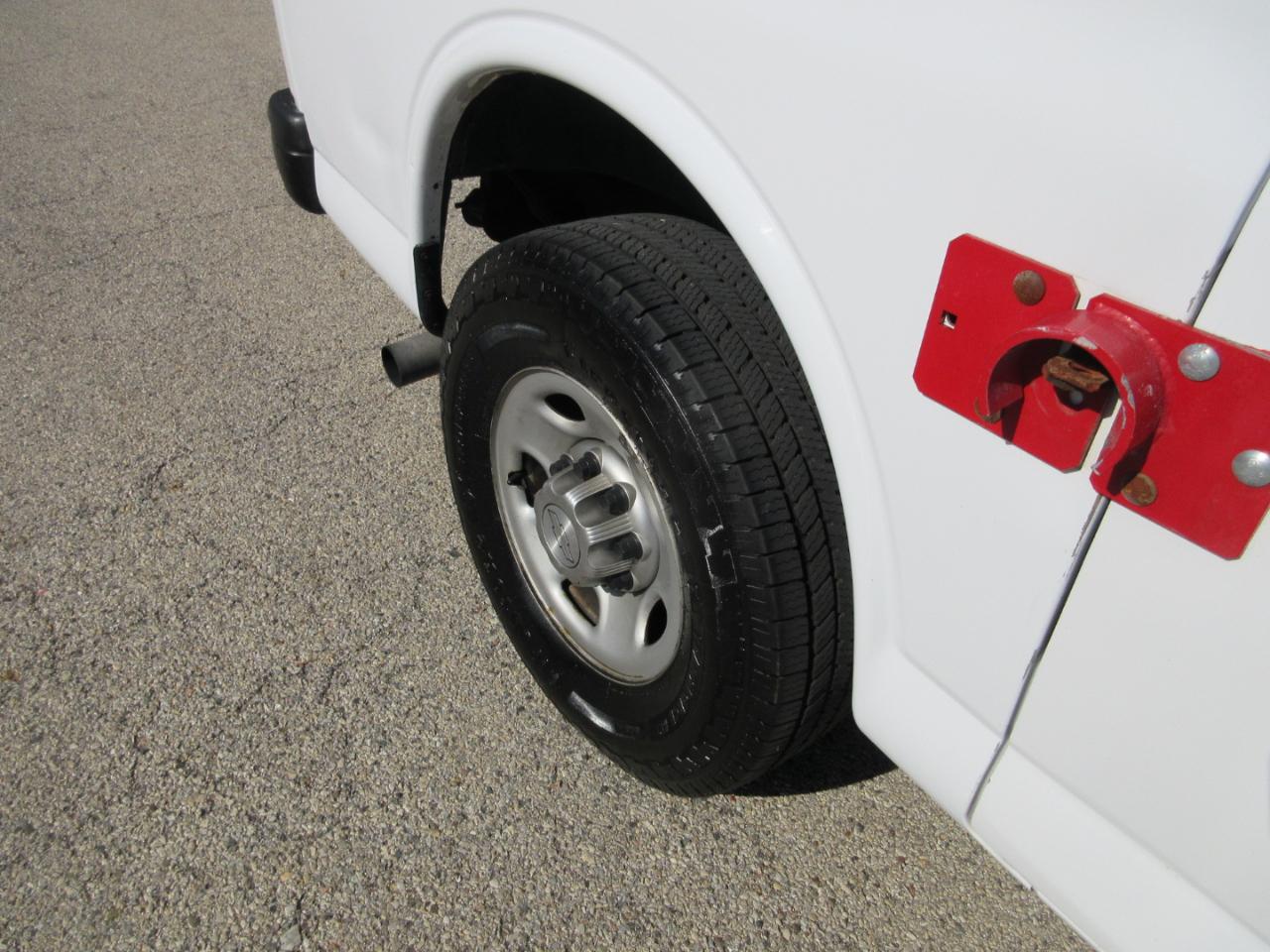 Chevrolet Express Cargo Van RWD 2500 135" 2017