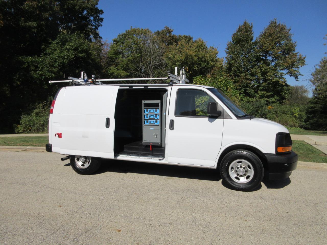 Chevrolet Express Cargo Van RWD 2500 135" 2017