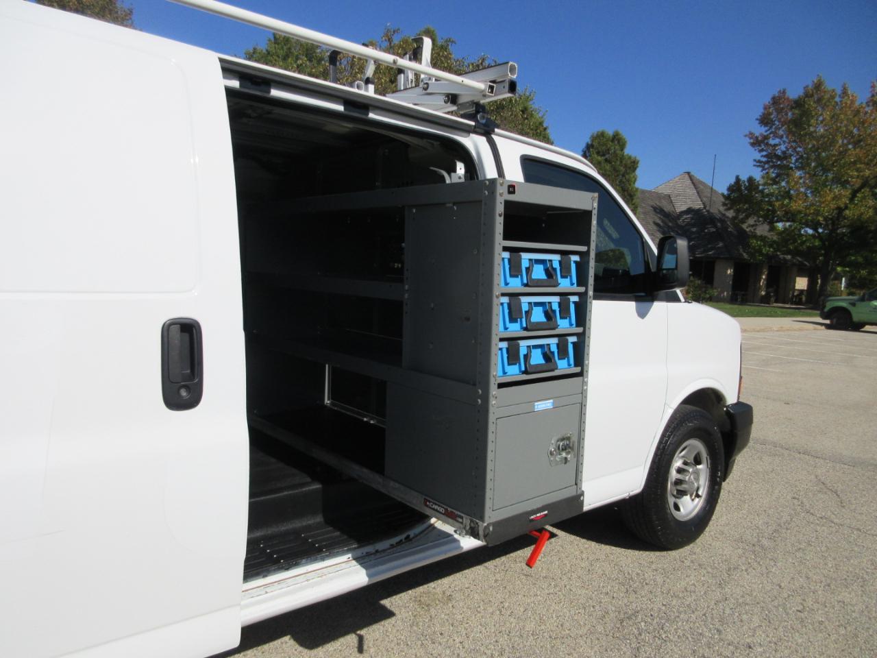 Chevrolet Express Cargo Van RWD 2500 135" 2017