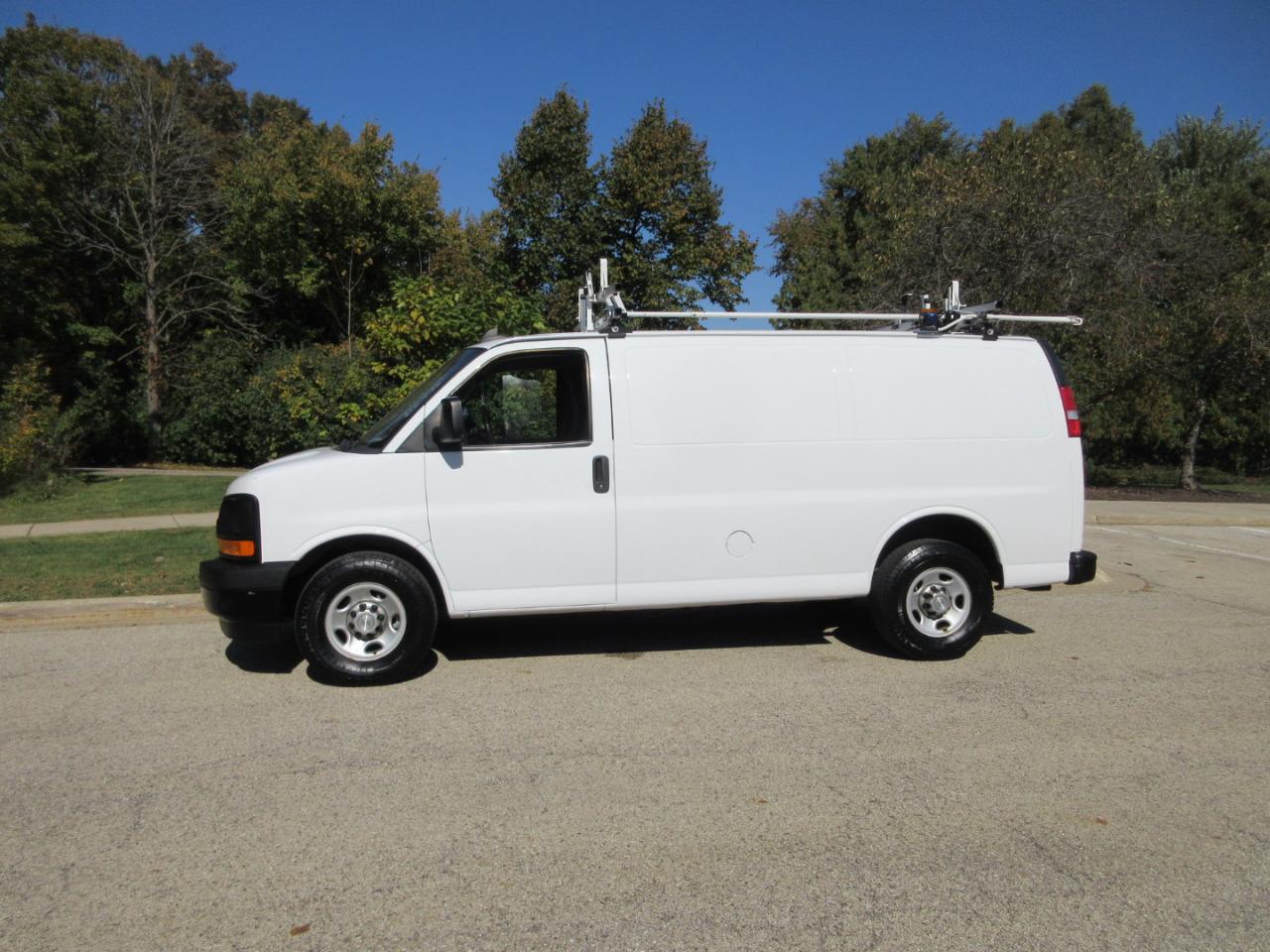 Chevrolet Express Cargo Van RWD 2500 135" 2017